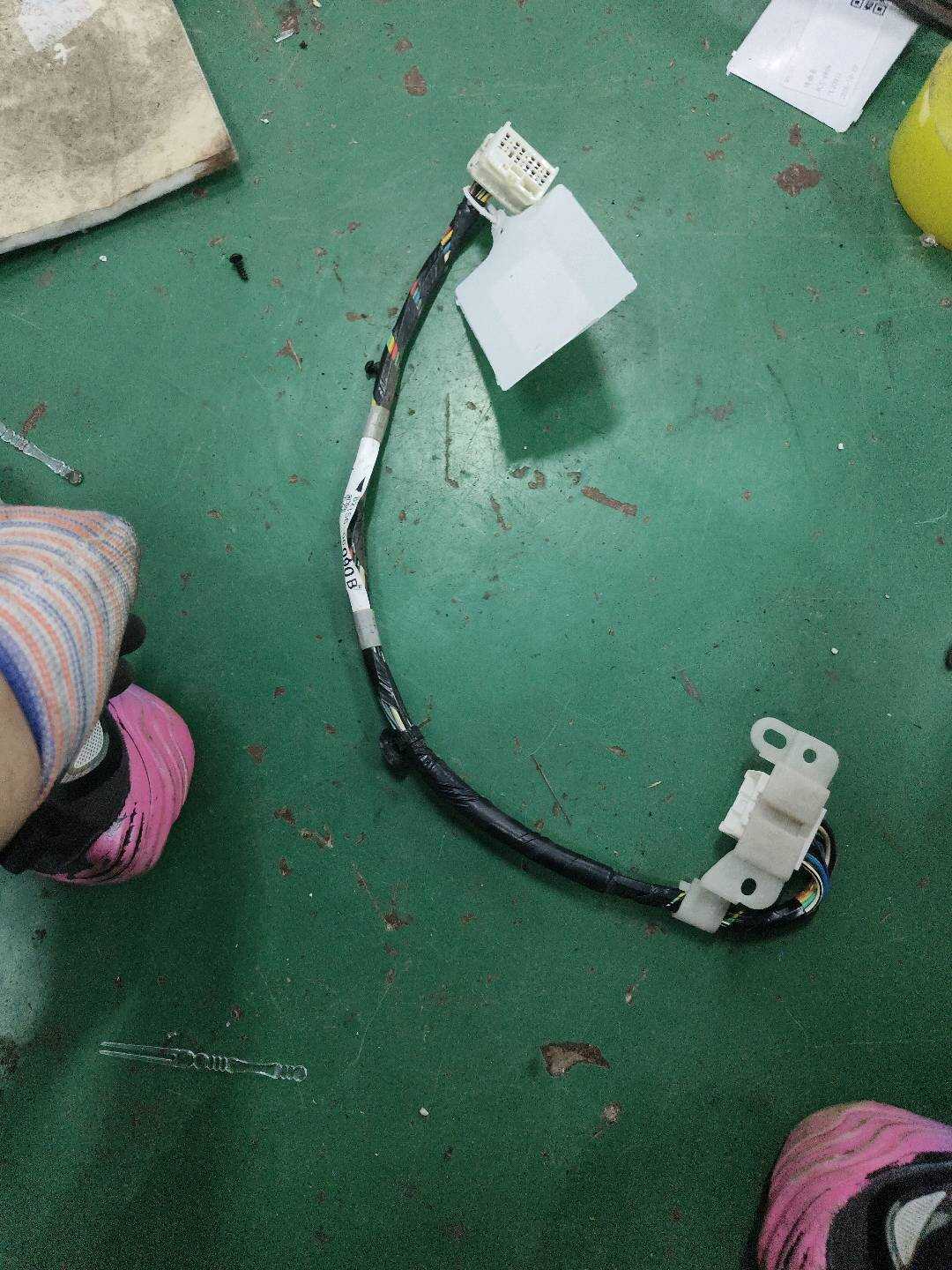8796106326 前门线束(左)