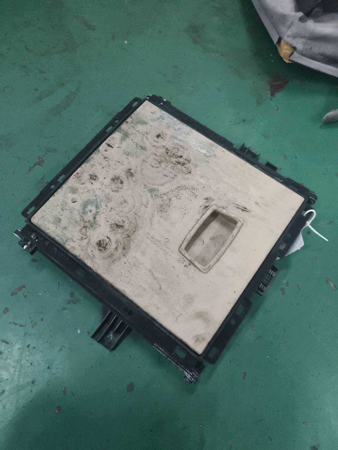 52108038362 后面板定位件