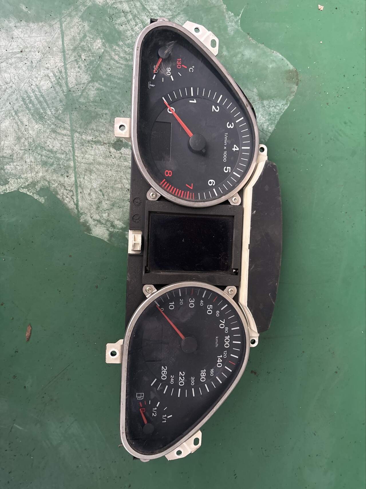 4F0920900M Instrument Cluster Assembly