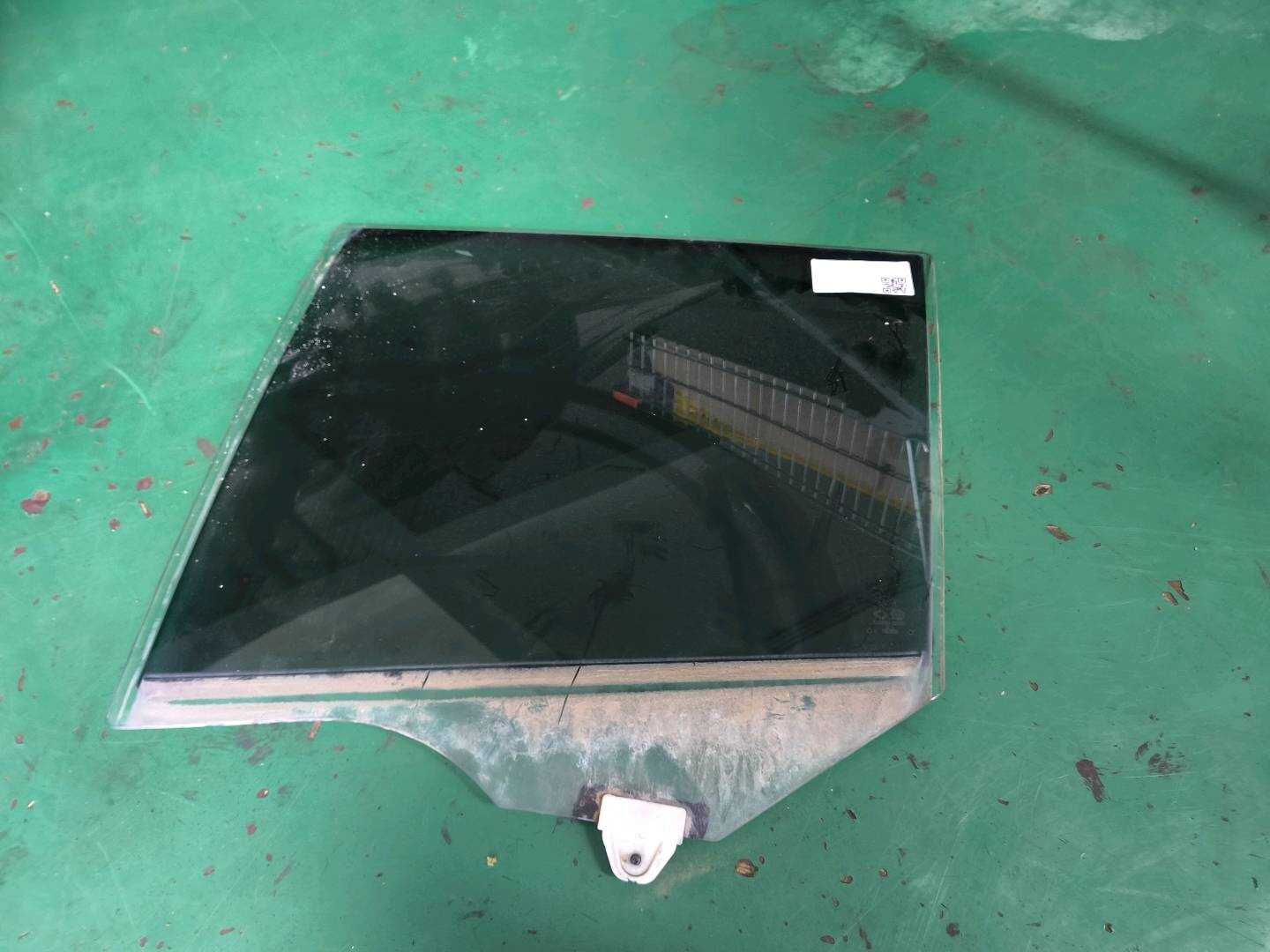 KA5C73510 后门玻璃(左)