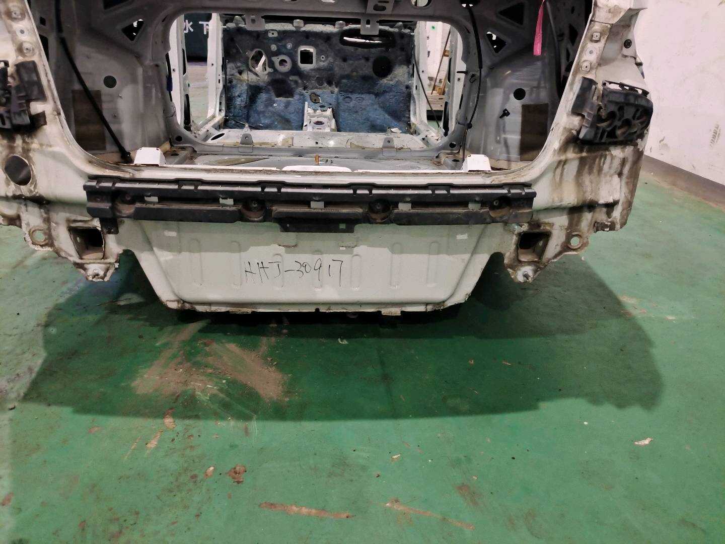DY39176664 Rear Panel