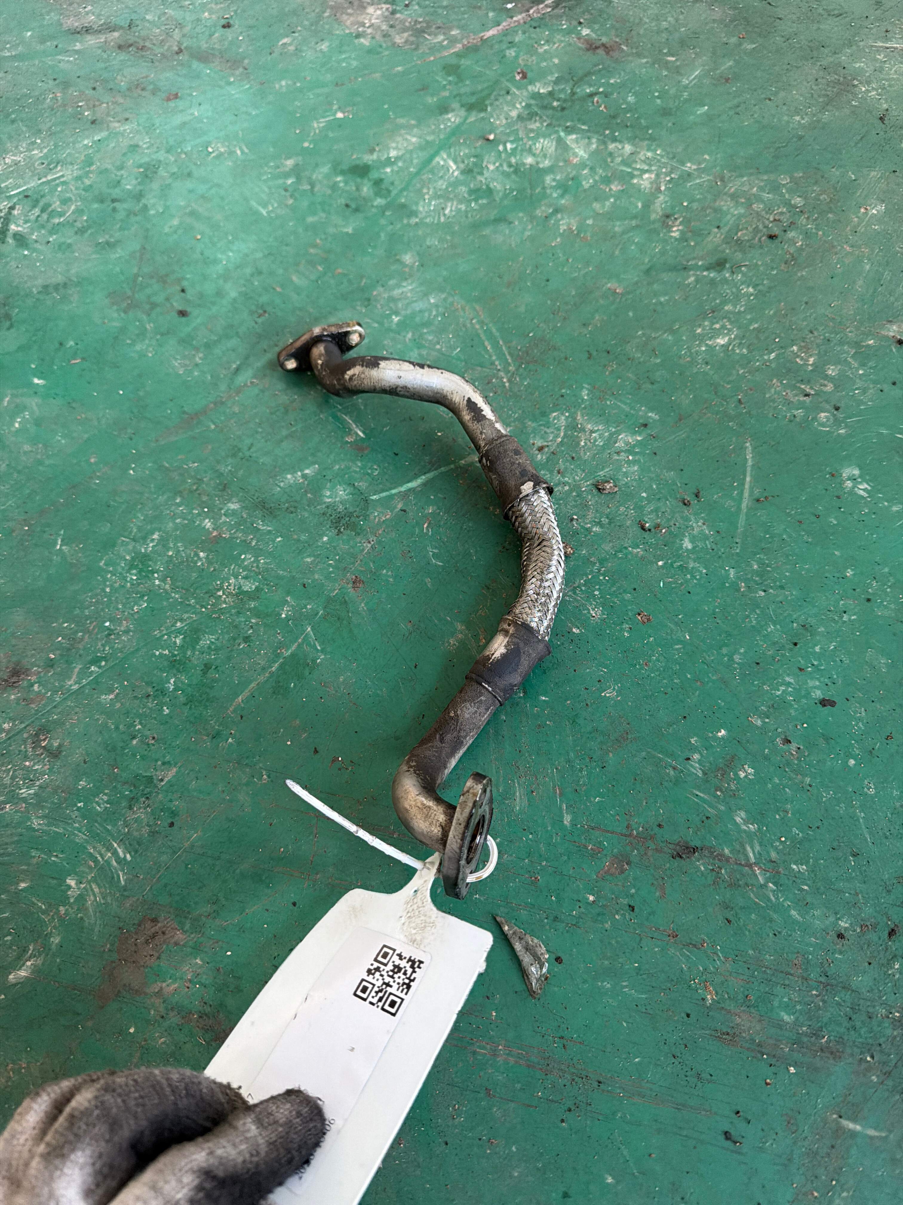 06D145735B 涡轮增压器出油管