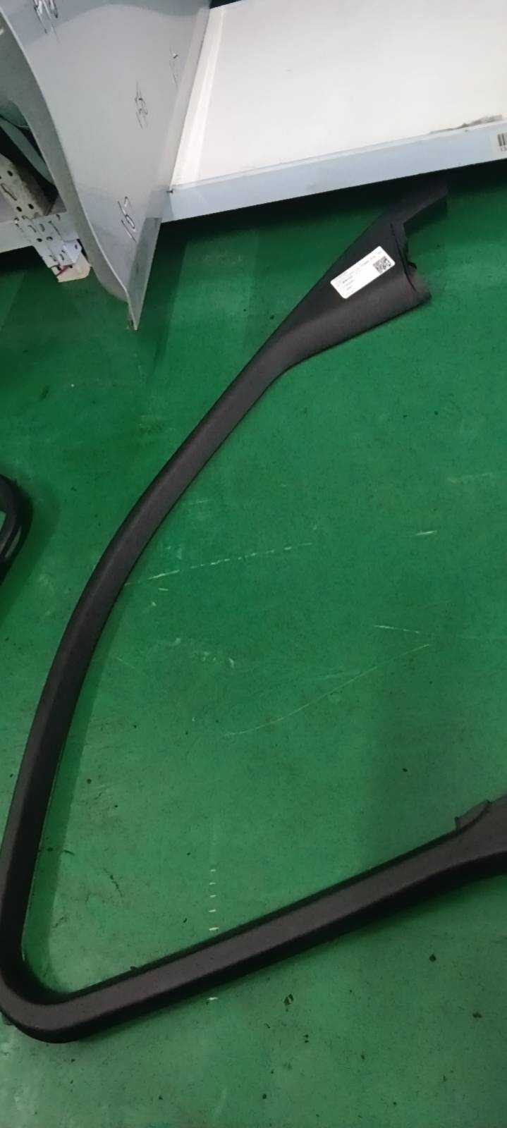 51337205583 前门窗框饰板(左内