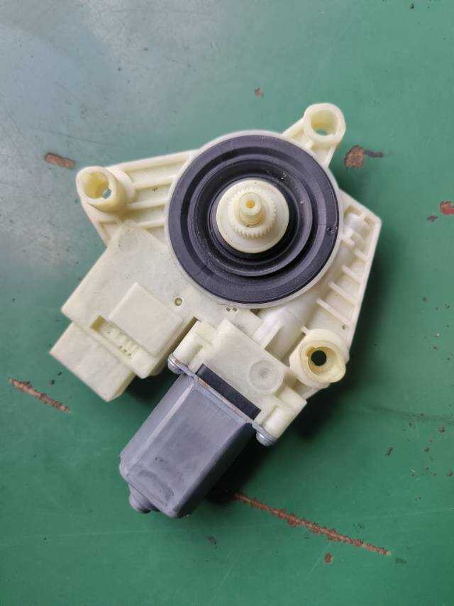 5JK959812 后门玻璃升降电机（右）