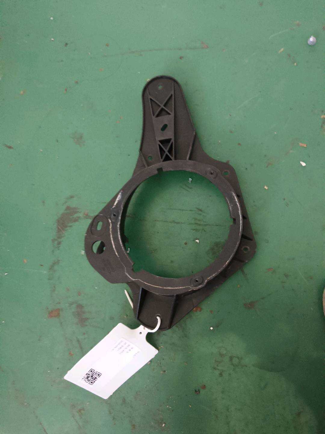YL00997380 仪表台扬声器支架(左)