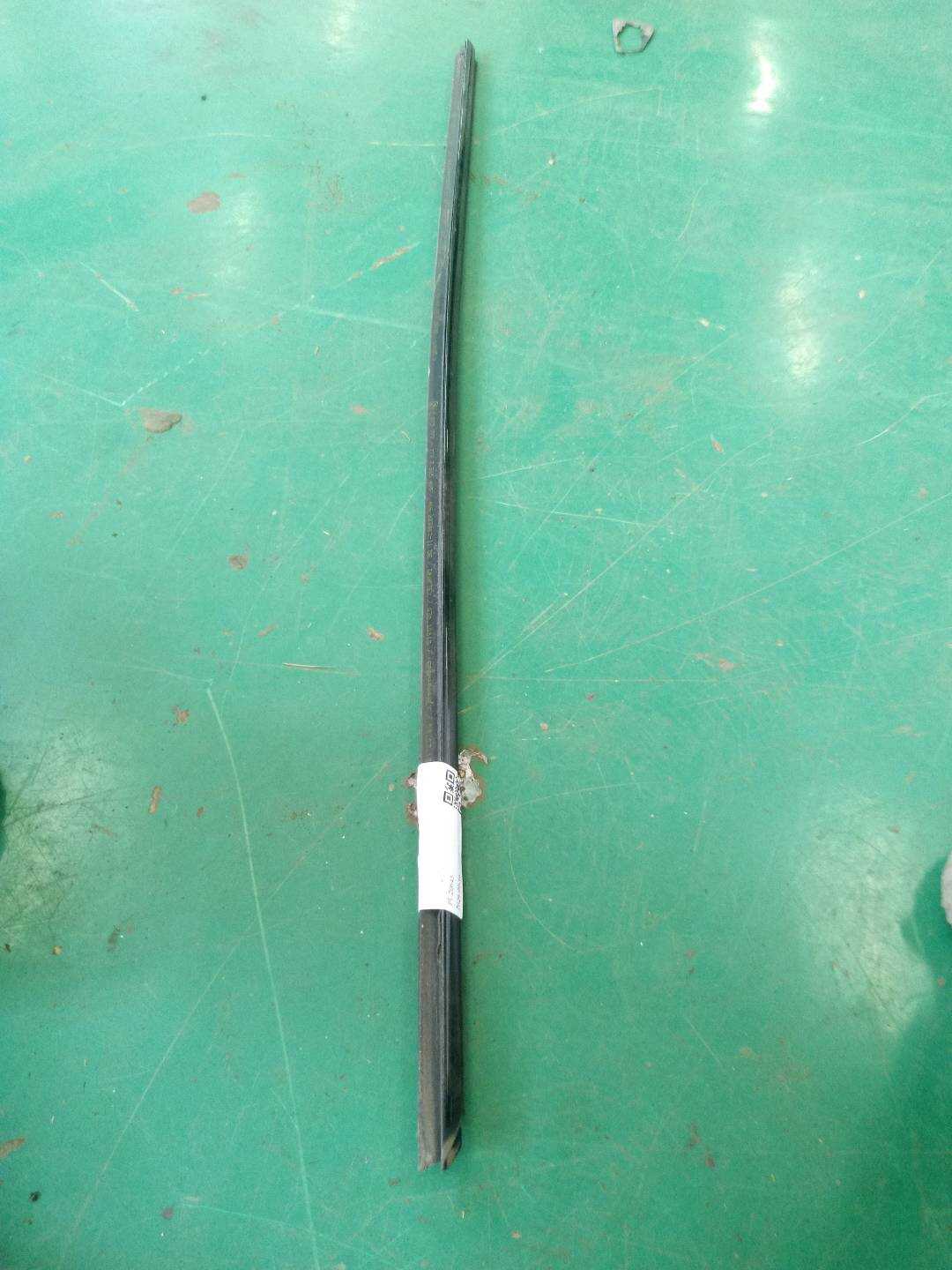 51337292564 前门玻璃压条（右外）