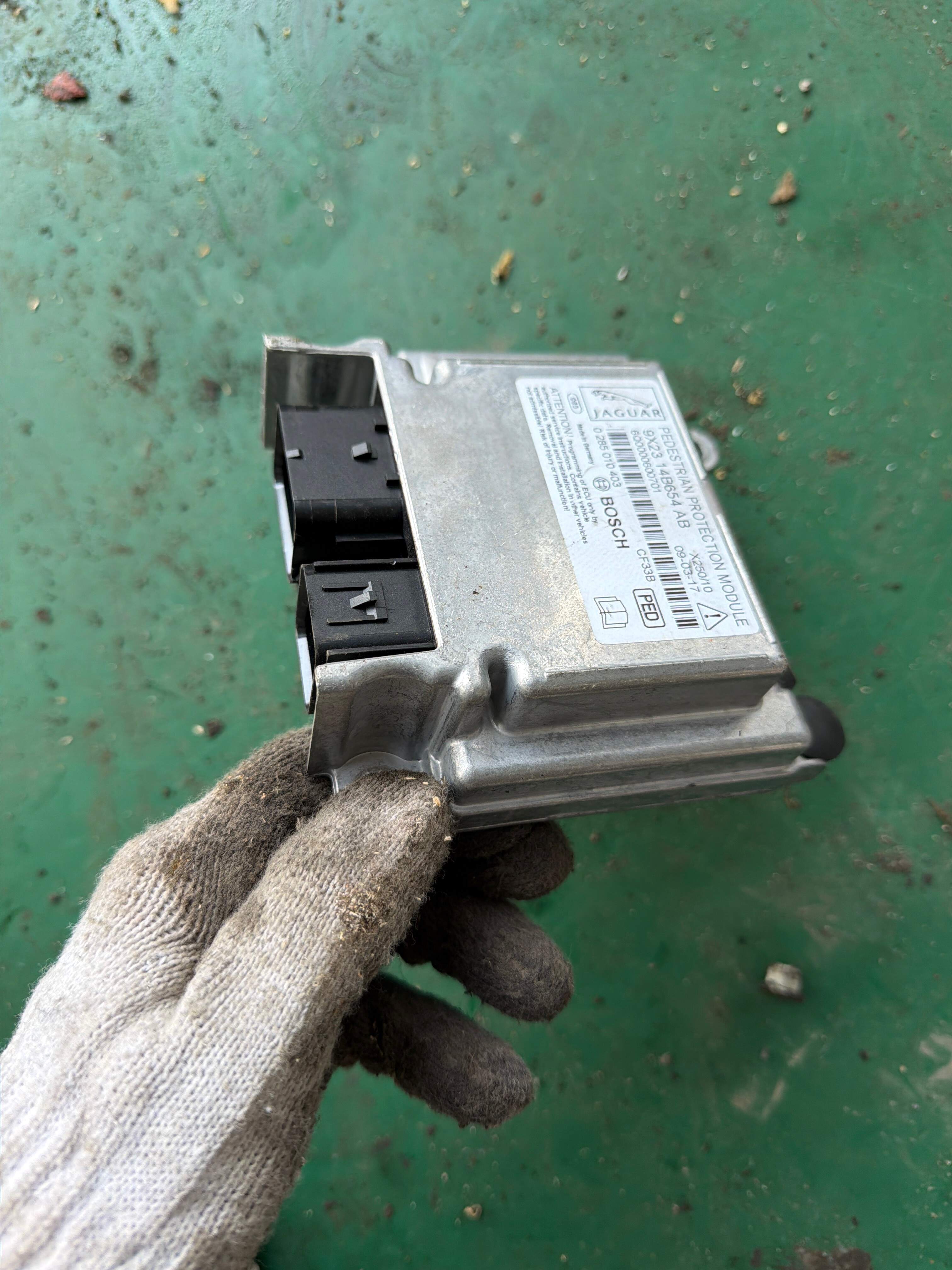C2Z4352 Body Control Module