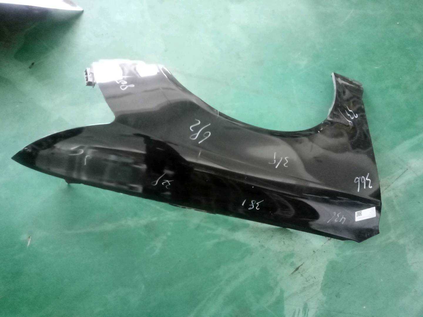 L4FD821104A 前叶子板(右)
