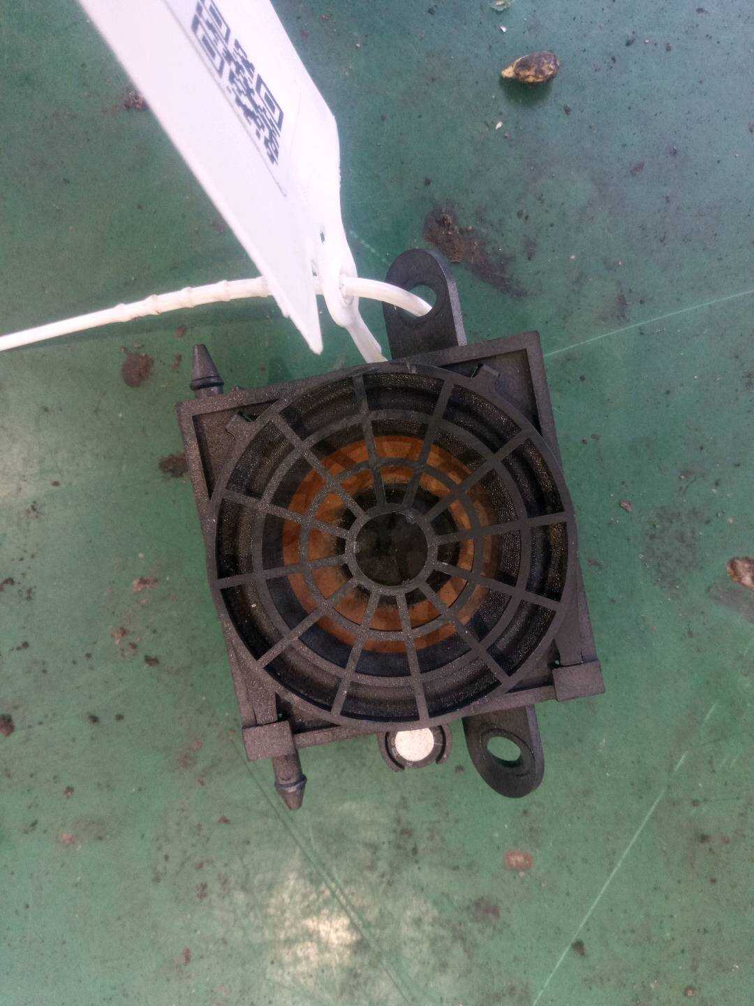L8E0035411C 仪表台扬声器(中)
