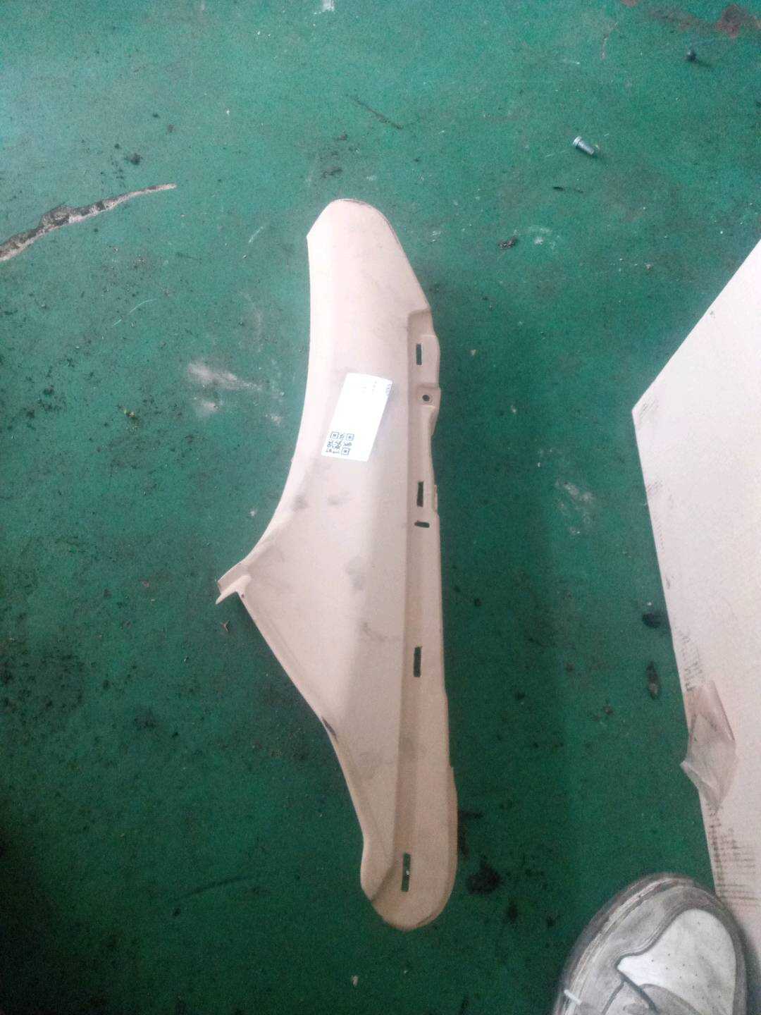 51437024952 C柱上内衬(右前)
