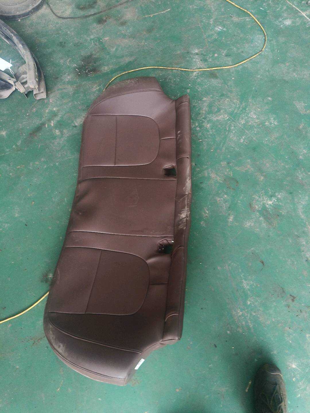 C2Z10051 后座椅底座总成