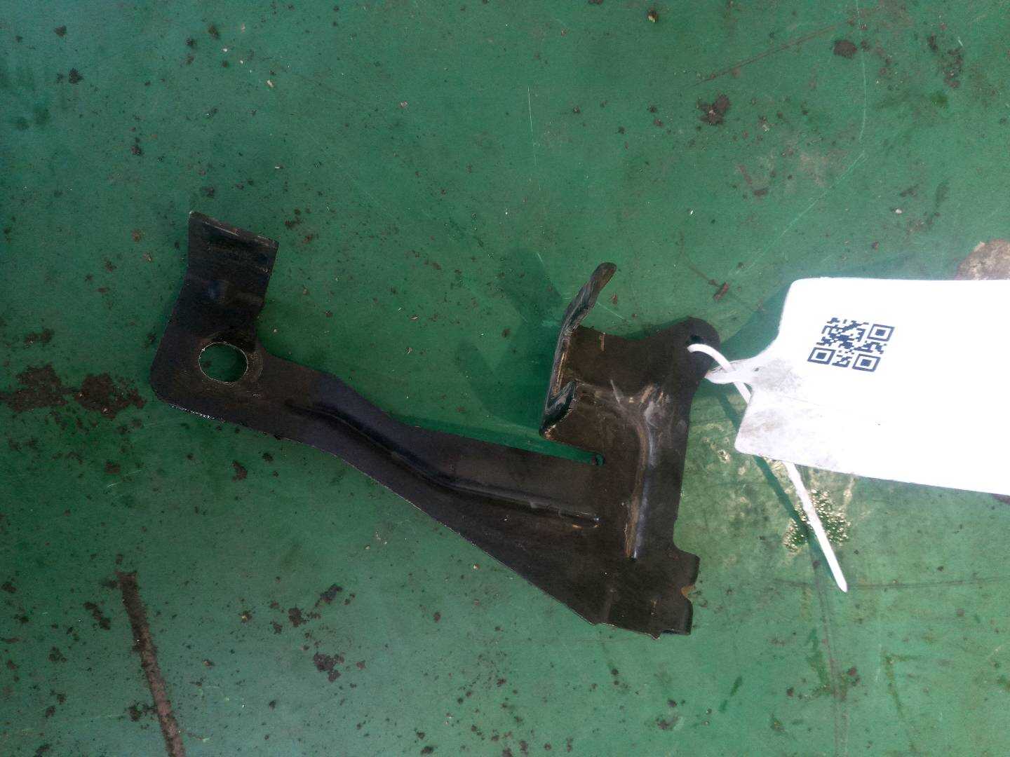 LR043993 Bracket