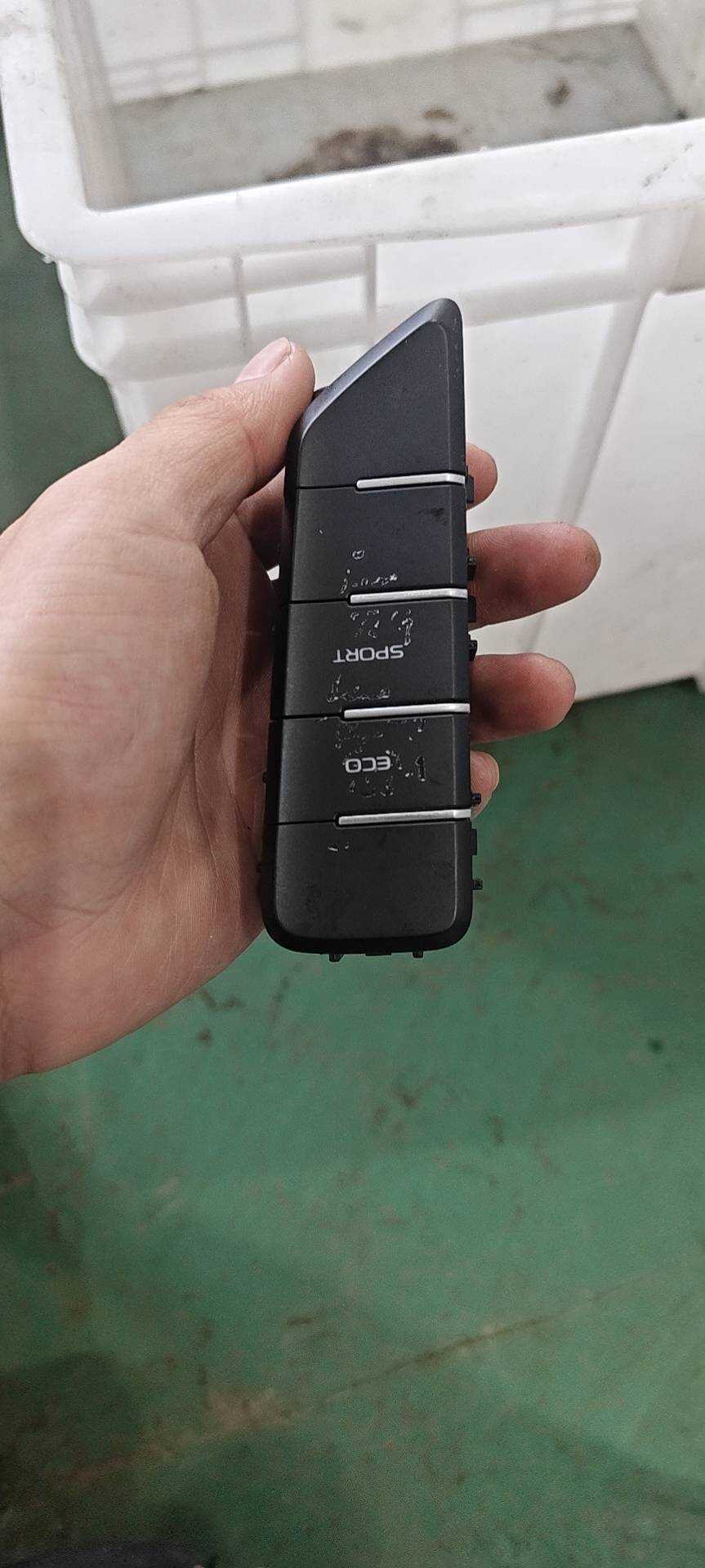 8890739385 副仪表台开关