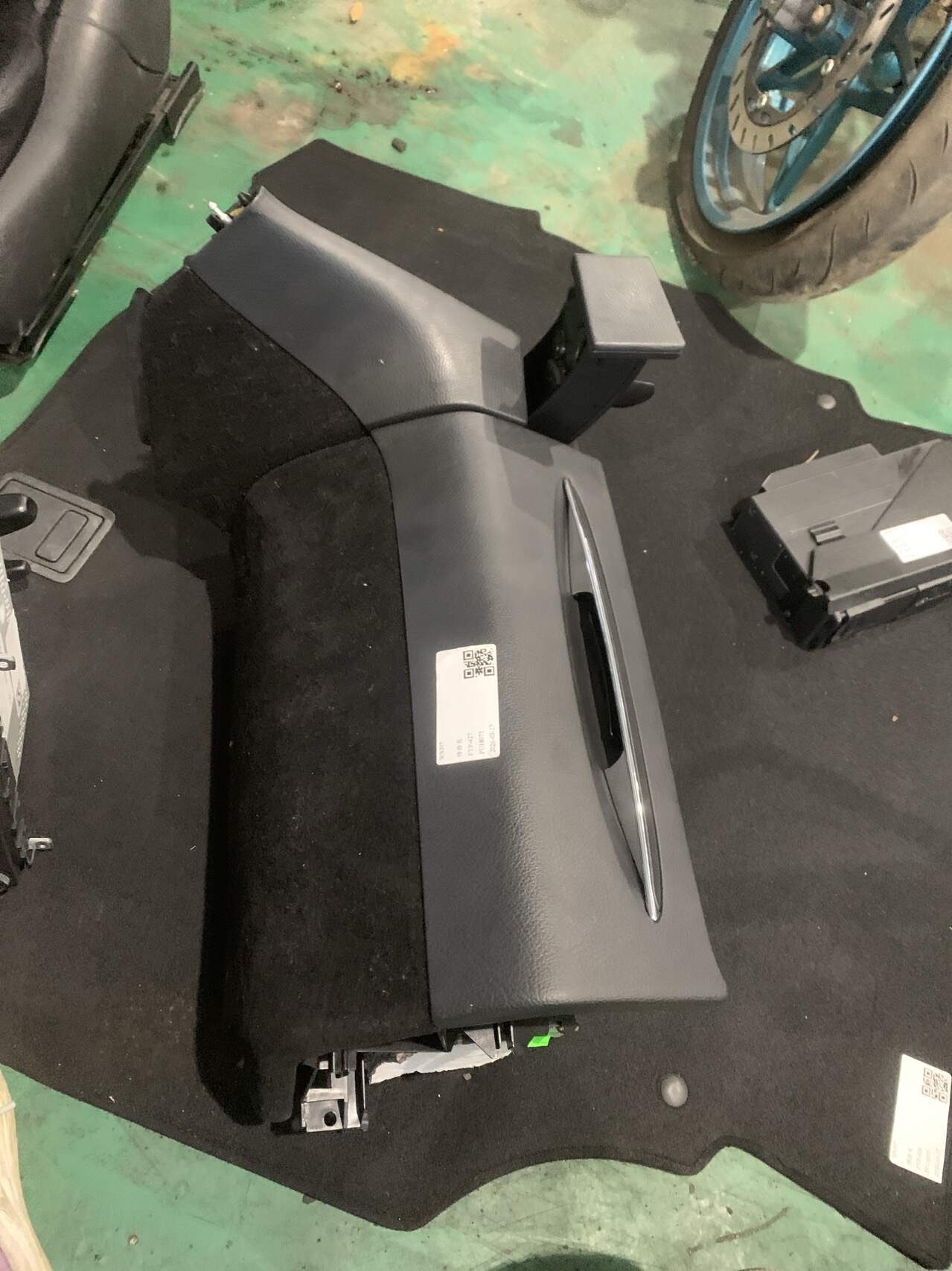 A2096800050 Dashboard Glove Box