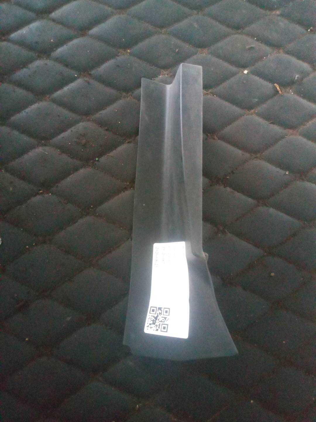 63217263604 尾灯饰条(右)