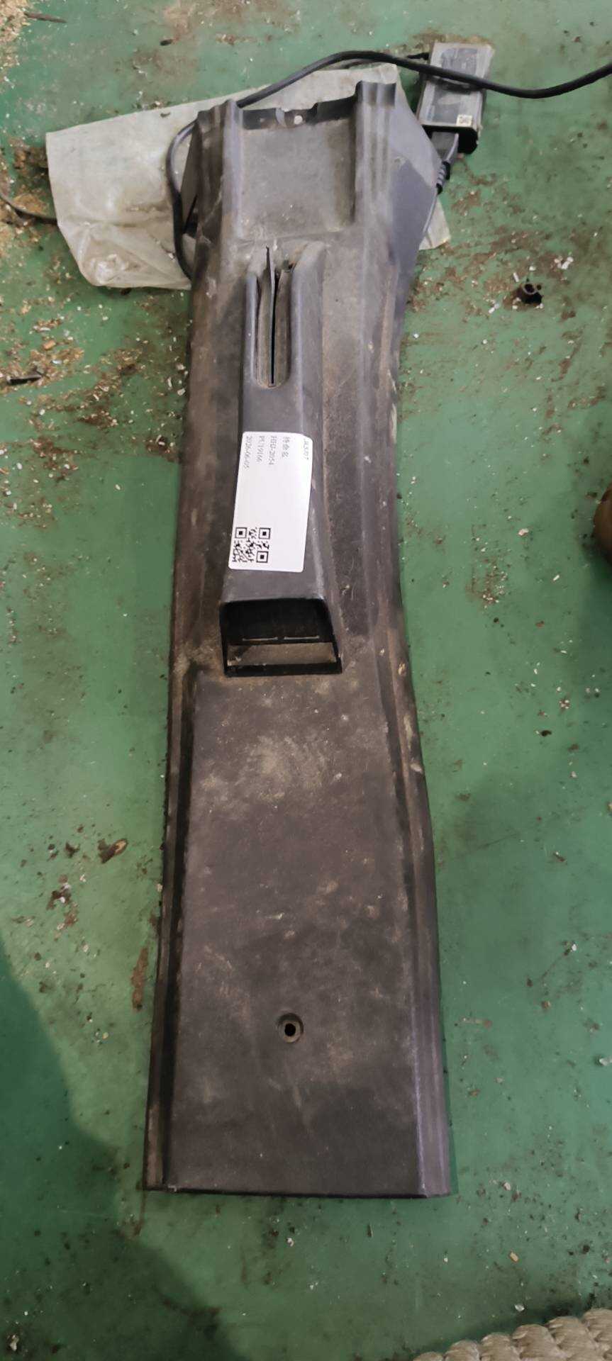 321863339A 手动制动器拉杆饰板