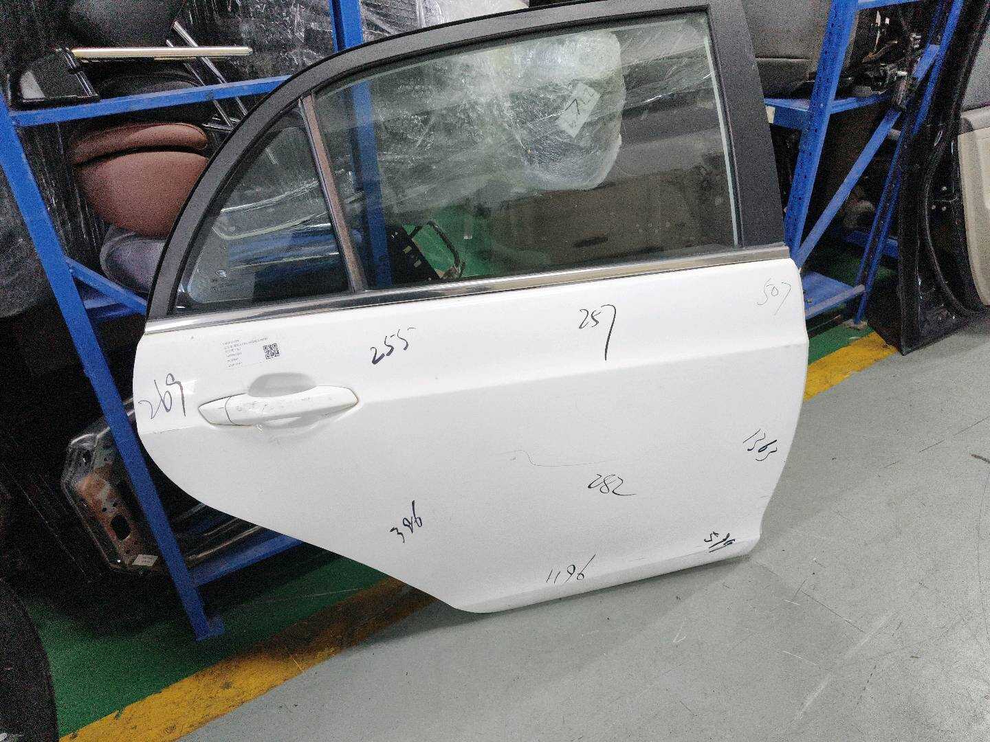 5A620101970 后门壳(右)