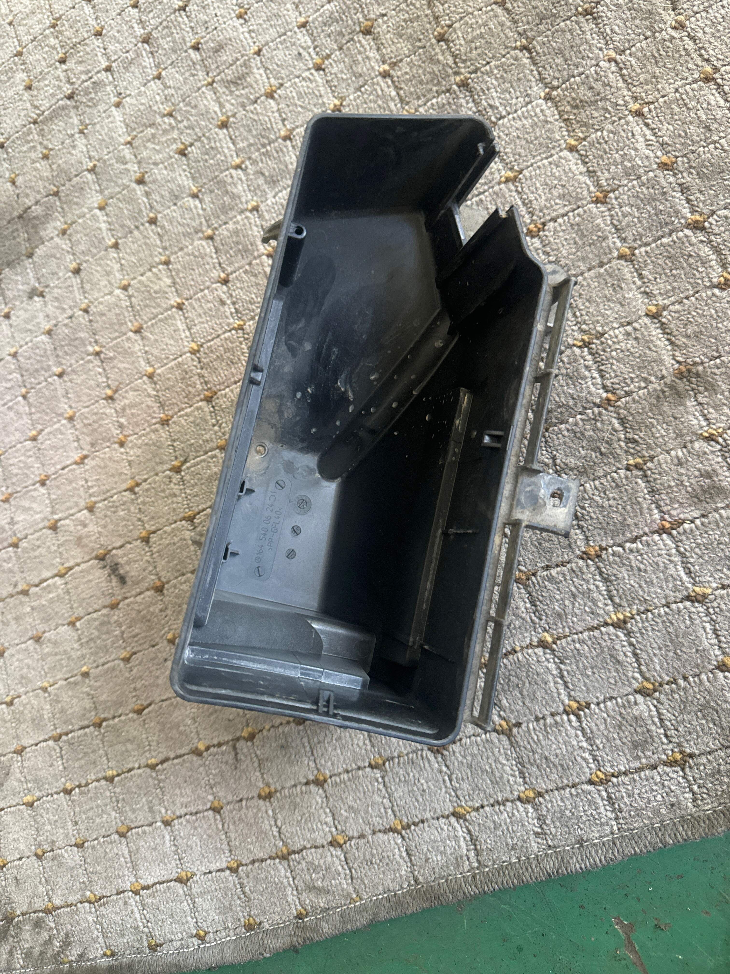 A1645400624 发动机保险盒底座