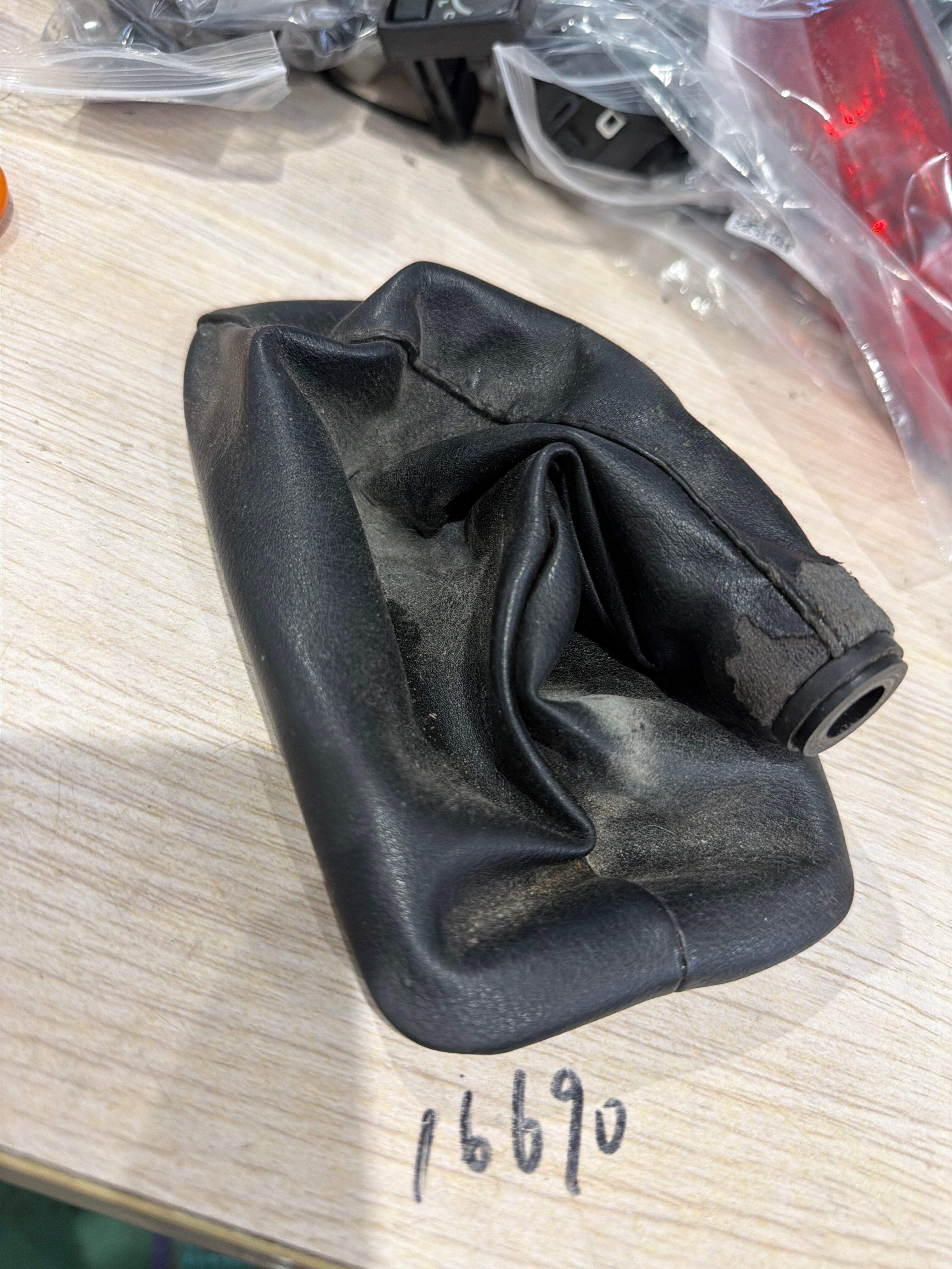 321711110A 变速器换档杆防尘套