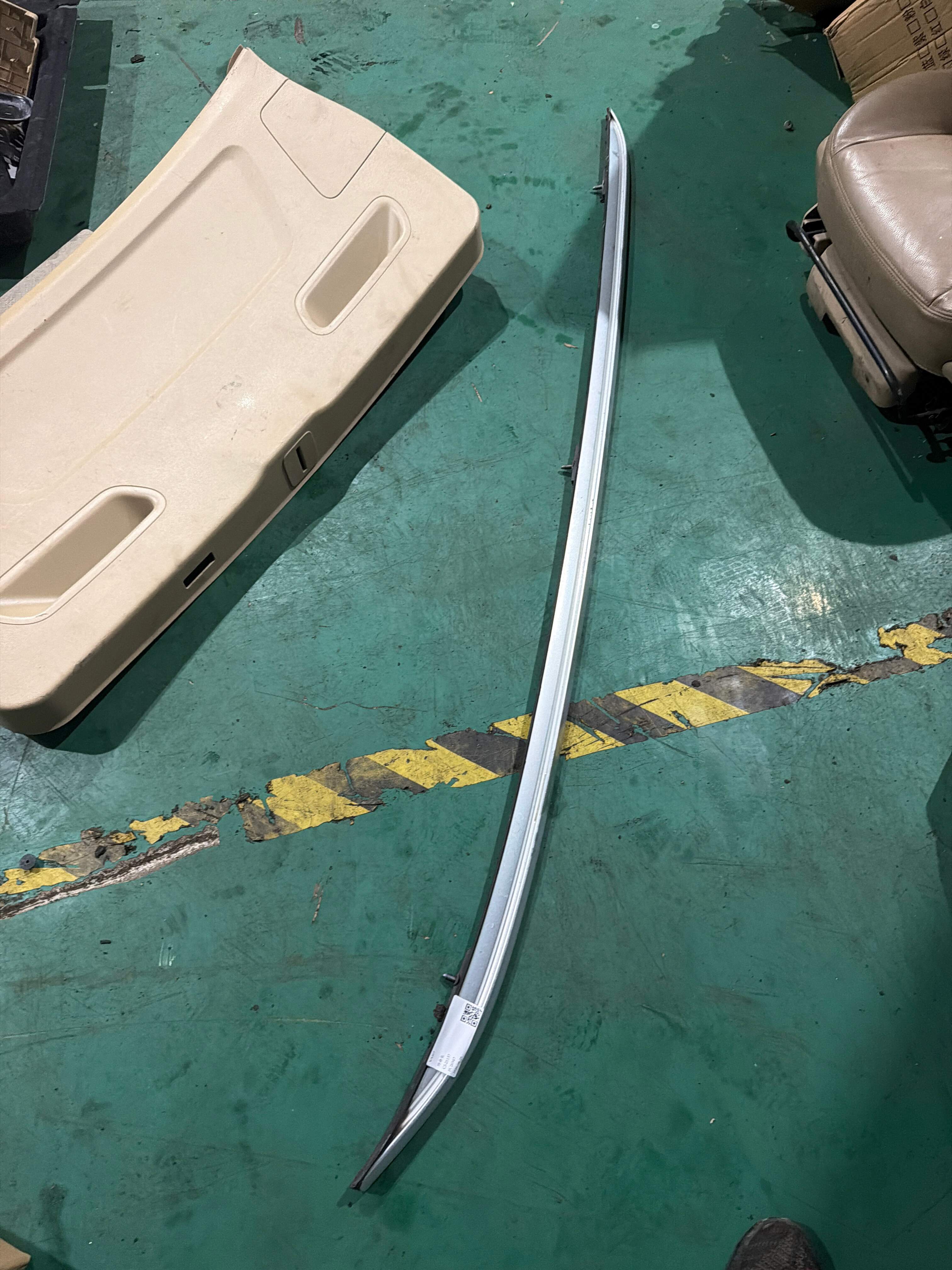 51137230208 Roof Rack, Right