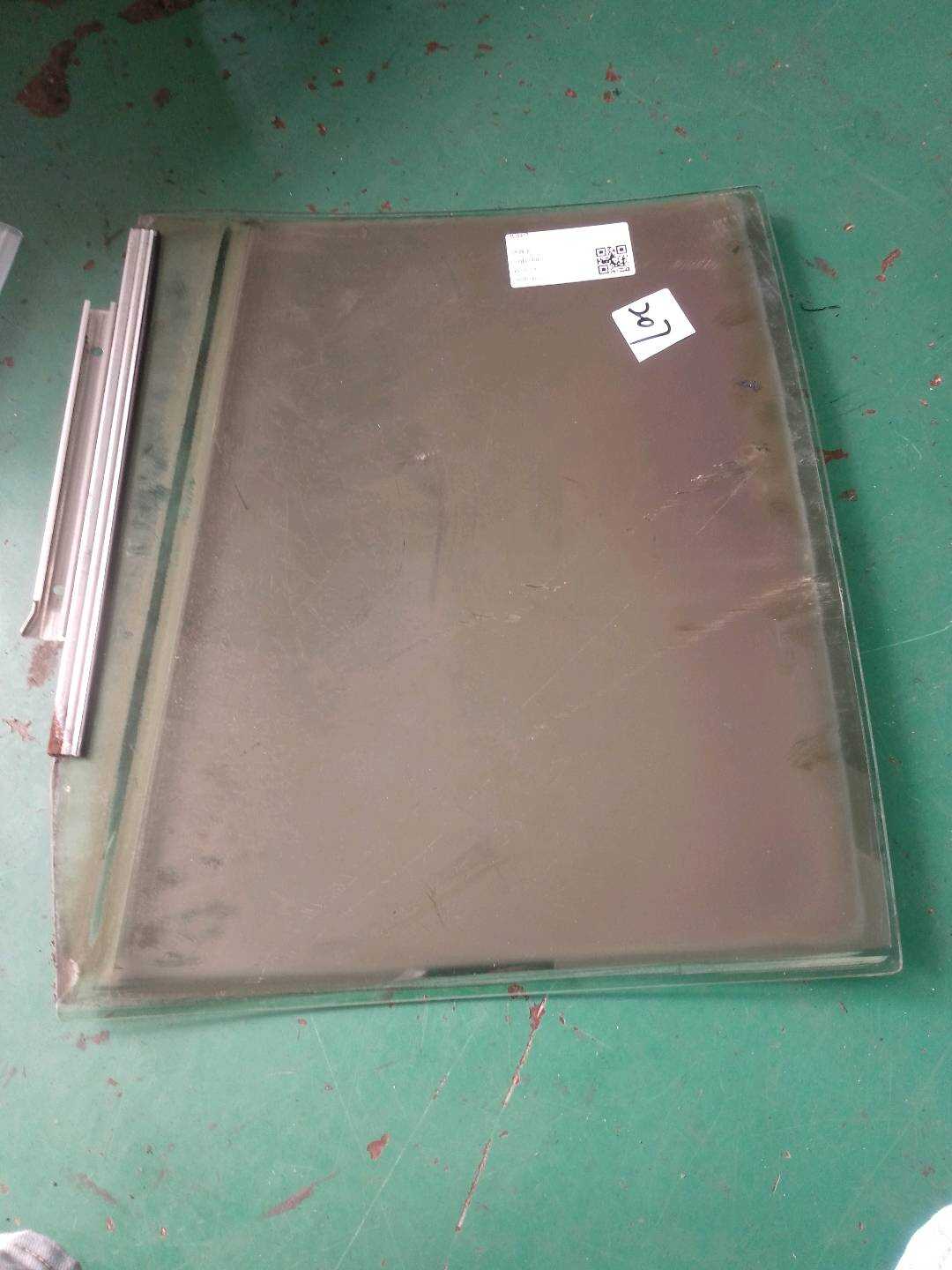 6811476010 后门玻璃(左)