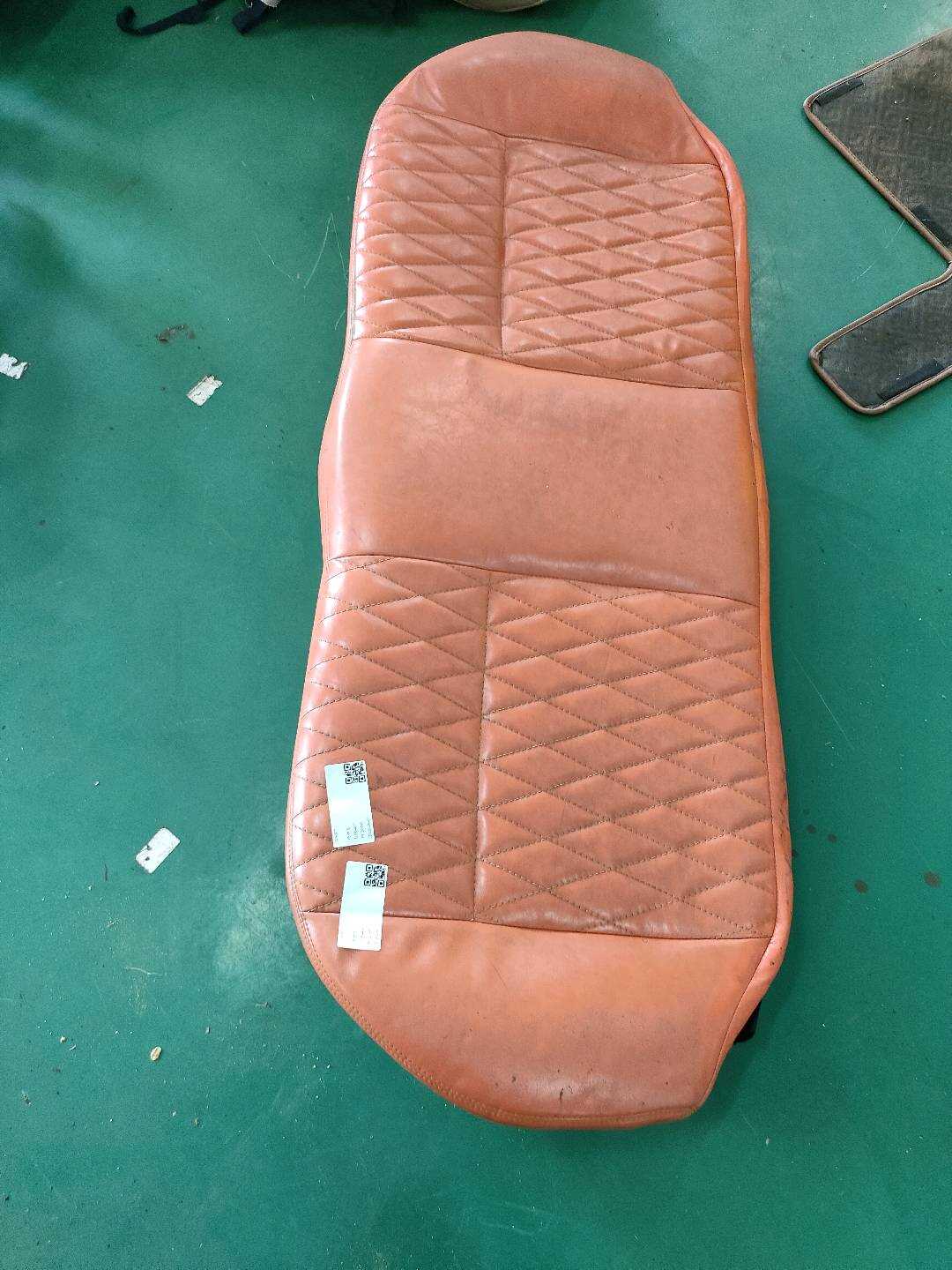 331885375M 后座椅底座软垫
