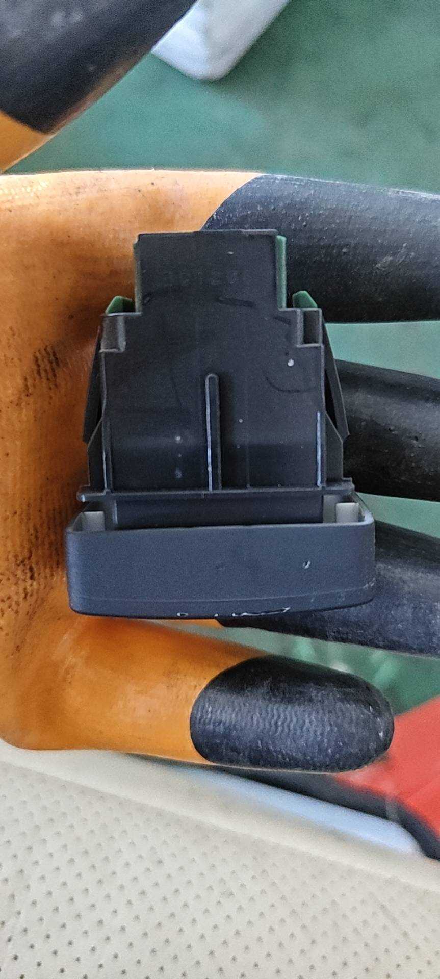 35300TA0J01 防侧滑开关