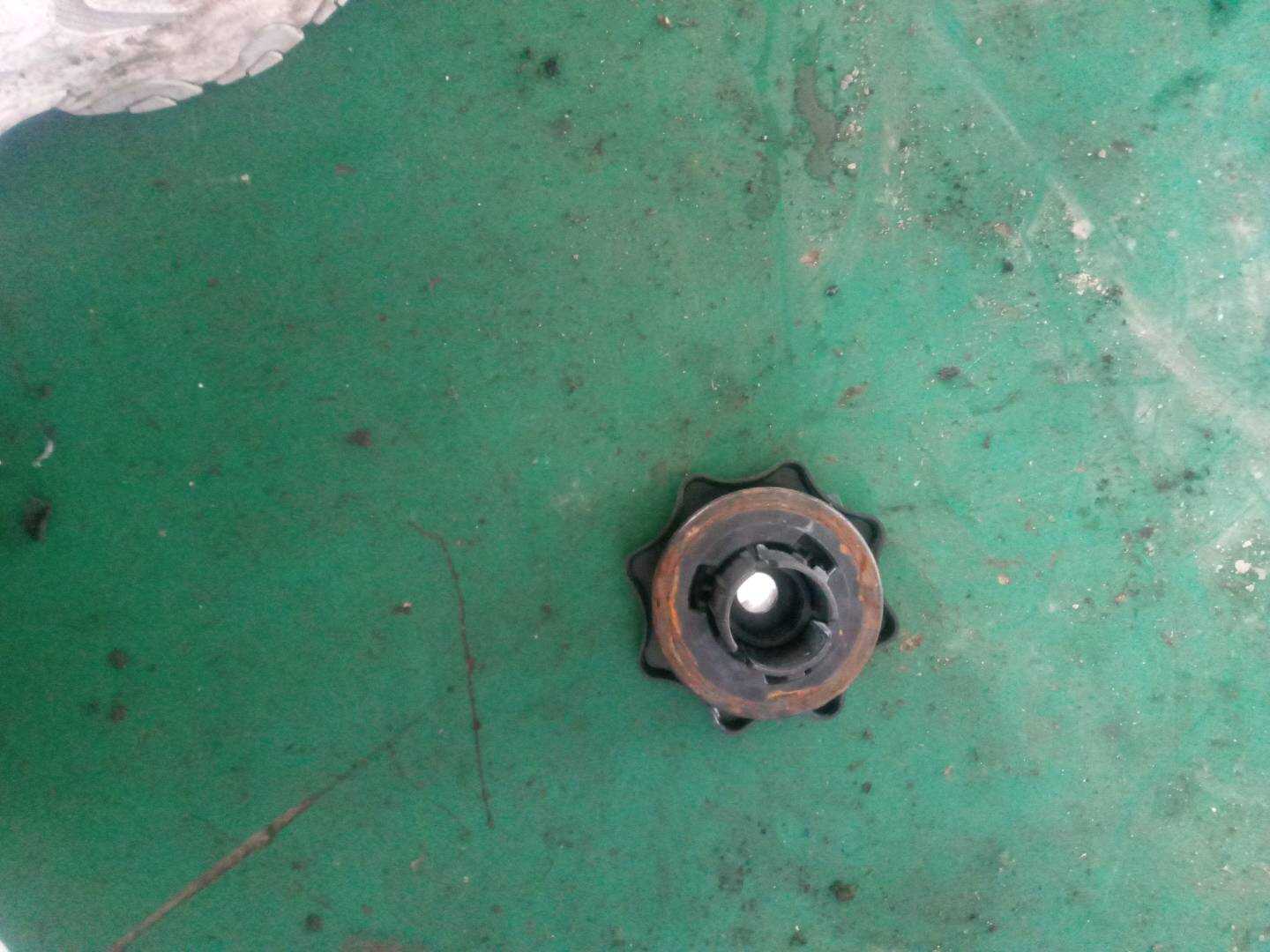 8K0803899 Spare Tire Fixing Bolt