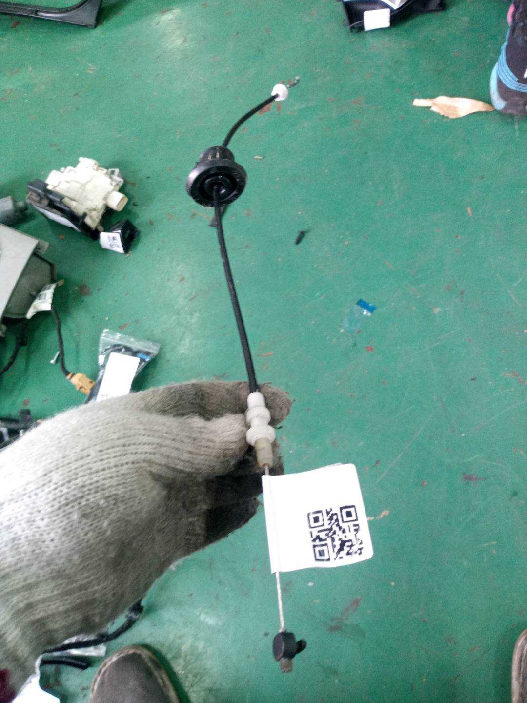 8E0837085F 前门内拉手拉线(右)
