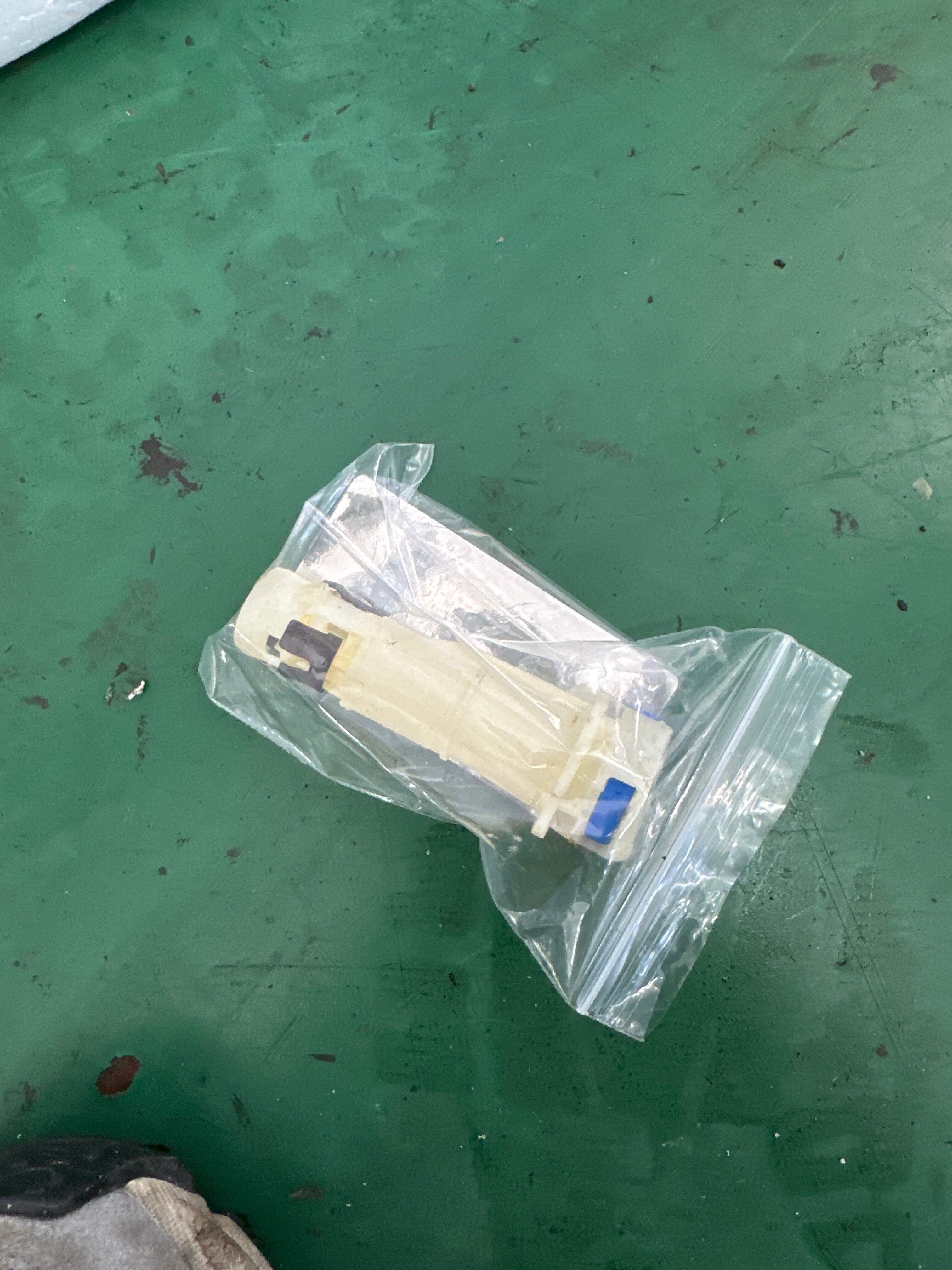 52109158864 前排座椅头枕导套