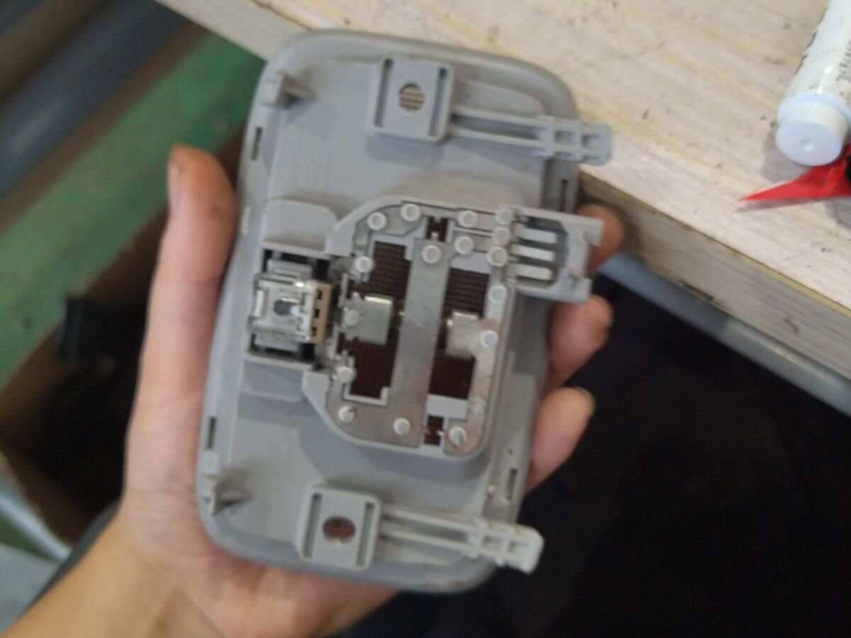 928504V000TX 室内顶灯(后)