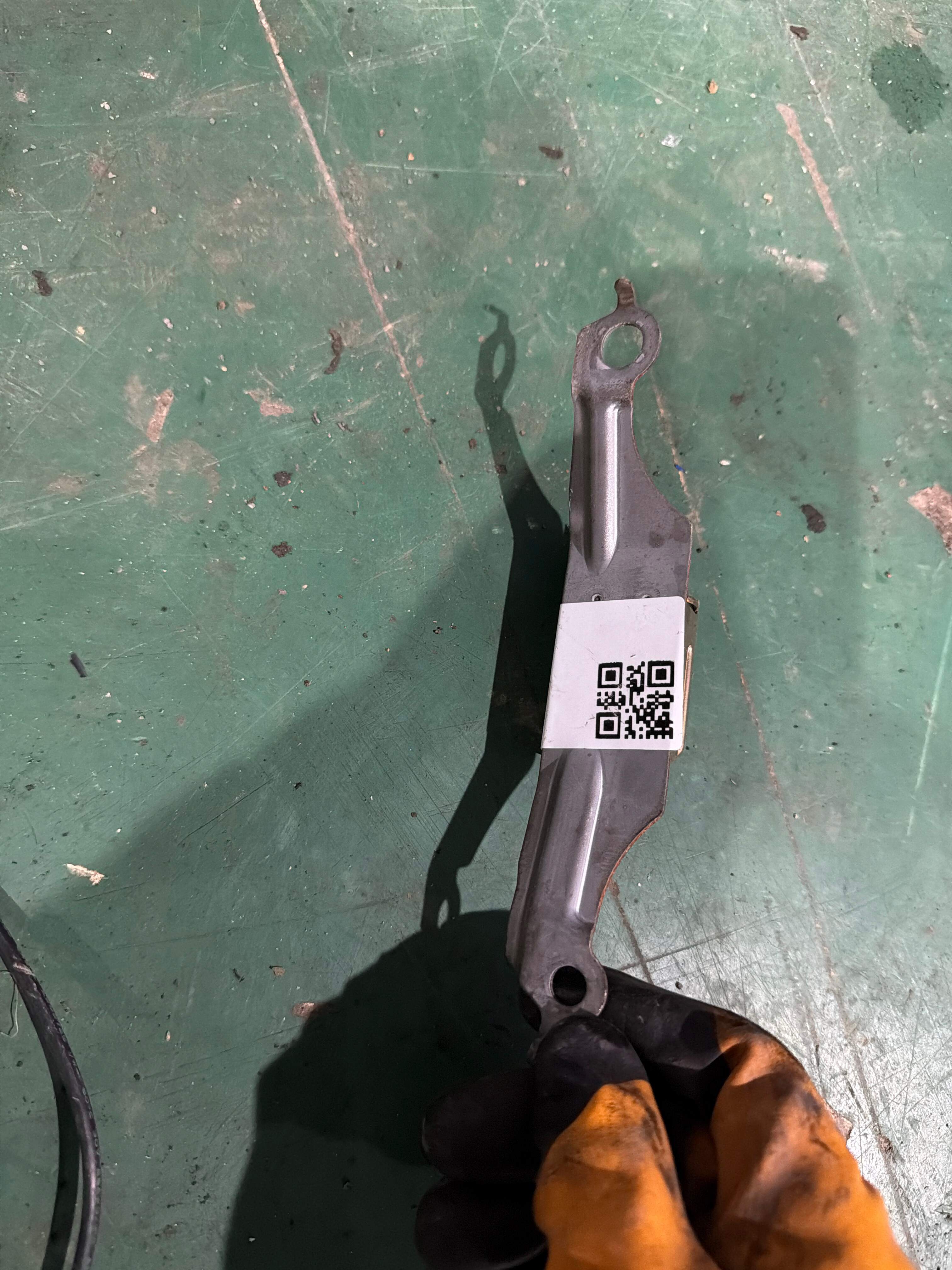8983333010 Rear Airbag Sensor, Right