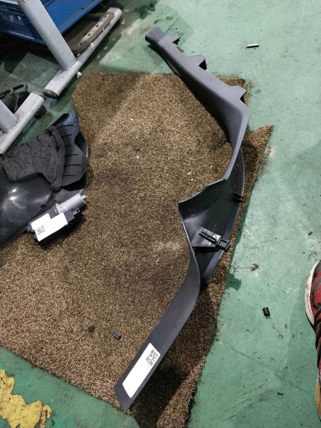8WD867768A C-Pillar Inner Trim (Lower Right)