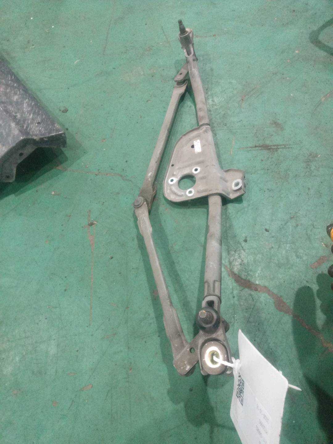 L4B1955023 Front Windshield Wiper Assembly