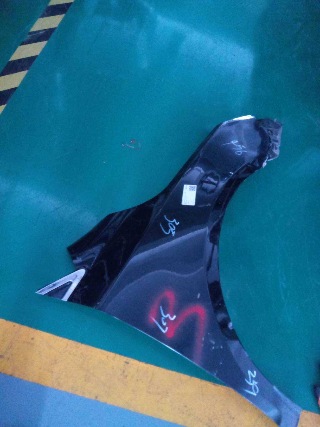 20896236 Front Fender, Right
