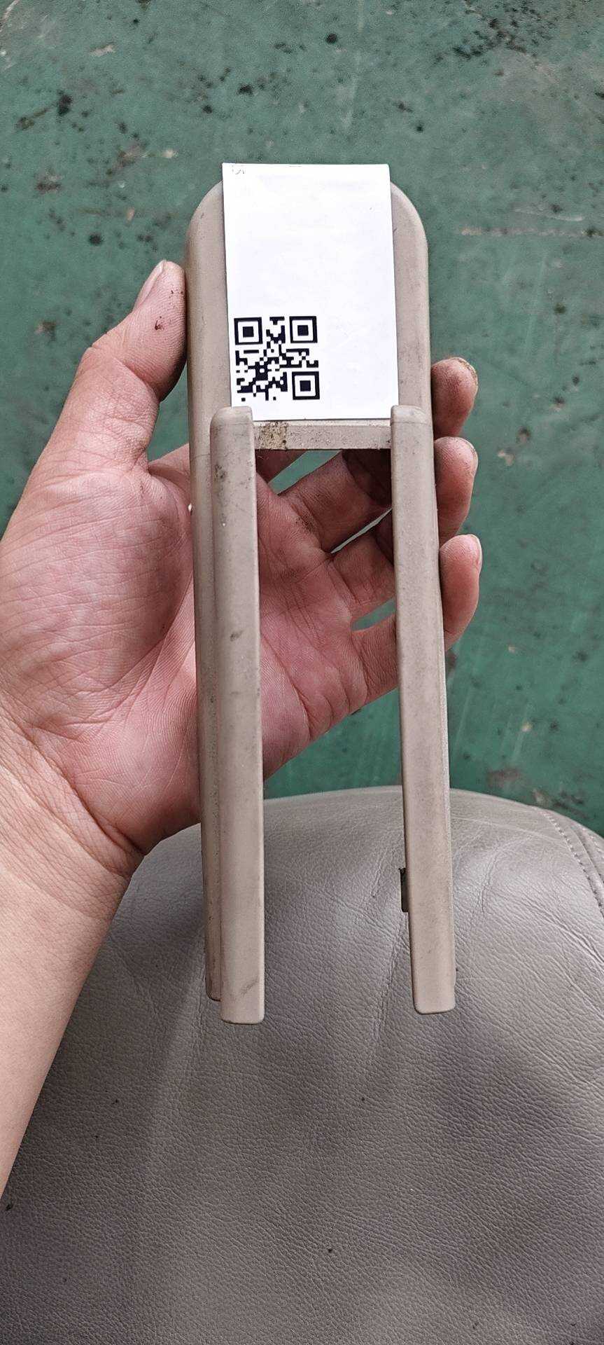 87508EW30A 前座椅滑轨盖
