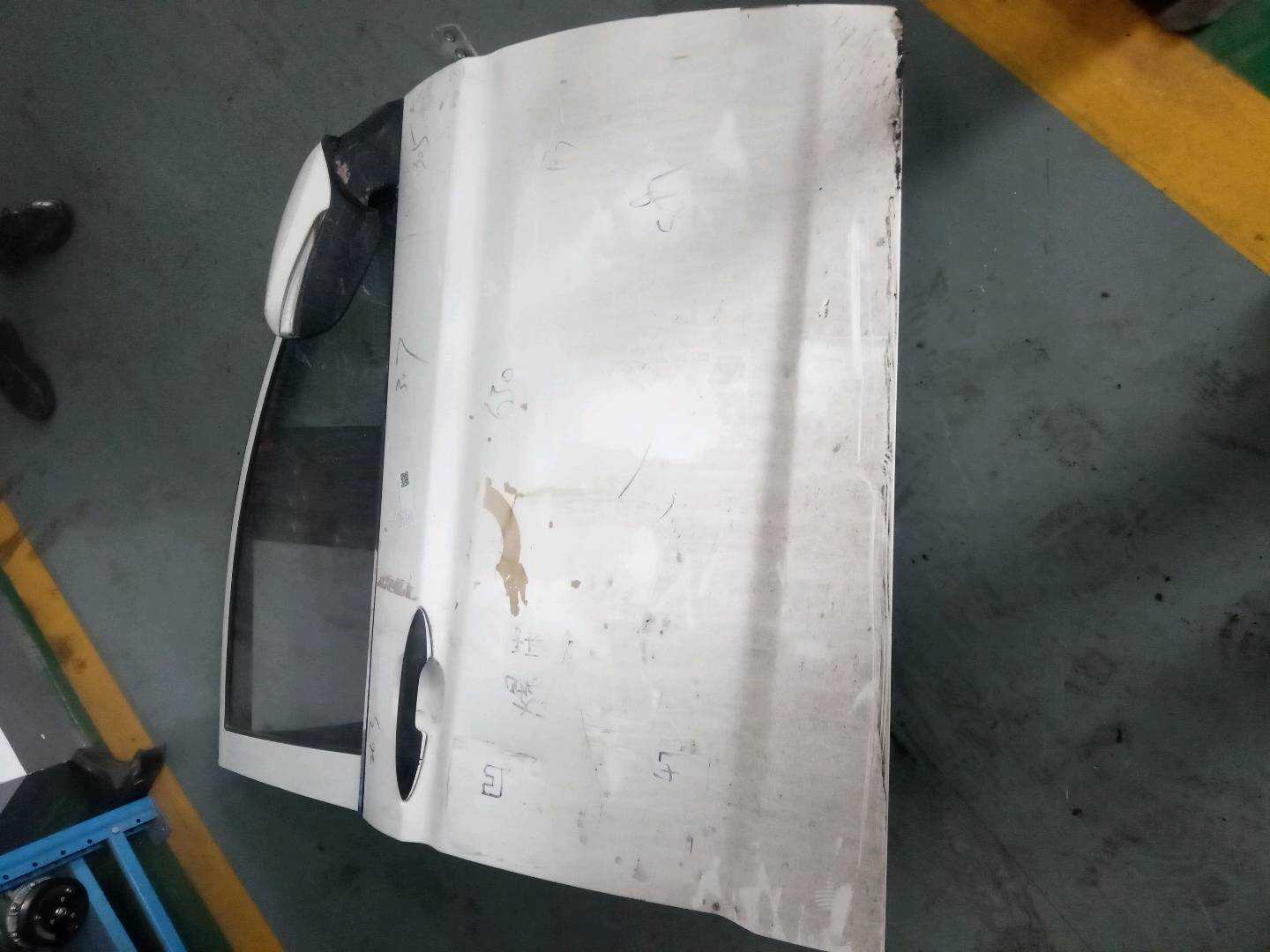F1020572201 前门壳(右)