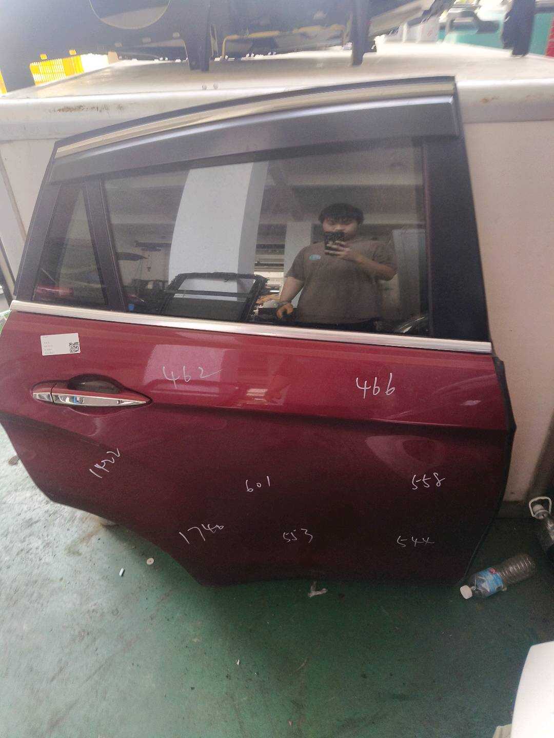 41517386744 后门壳（右）