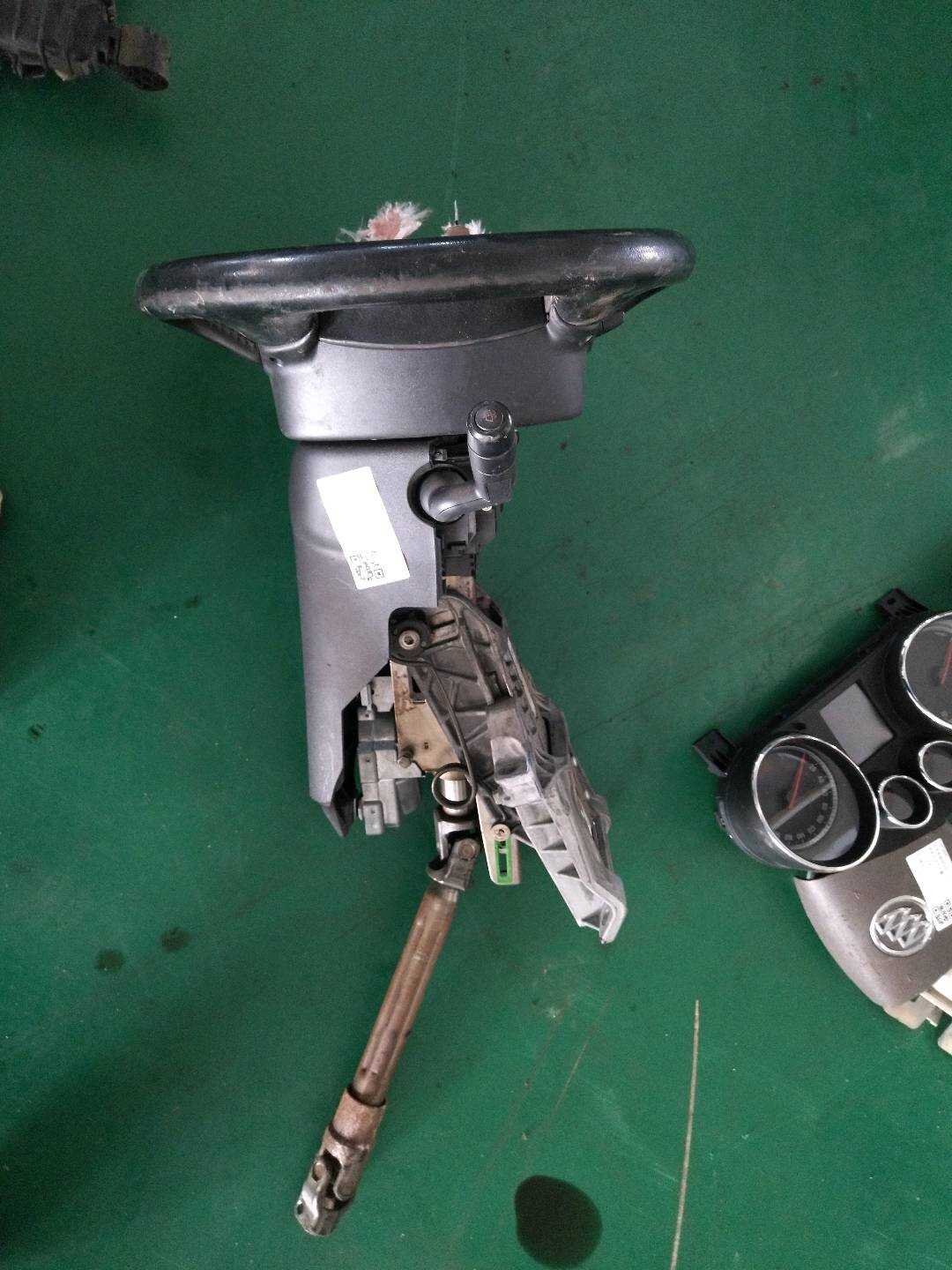 LR016662 Steering Column