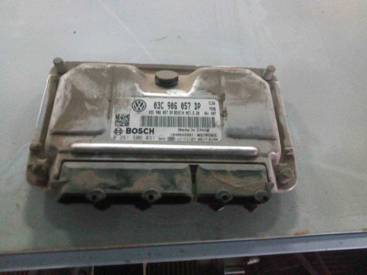 03C906057DP 发动机电脑