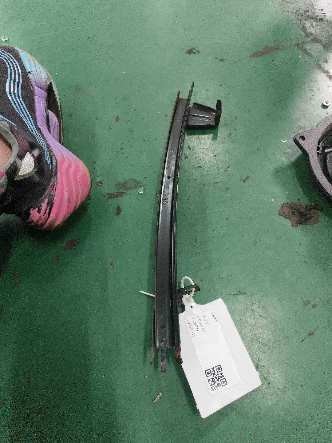 51717148662 后门侧面防撞加强件(右)