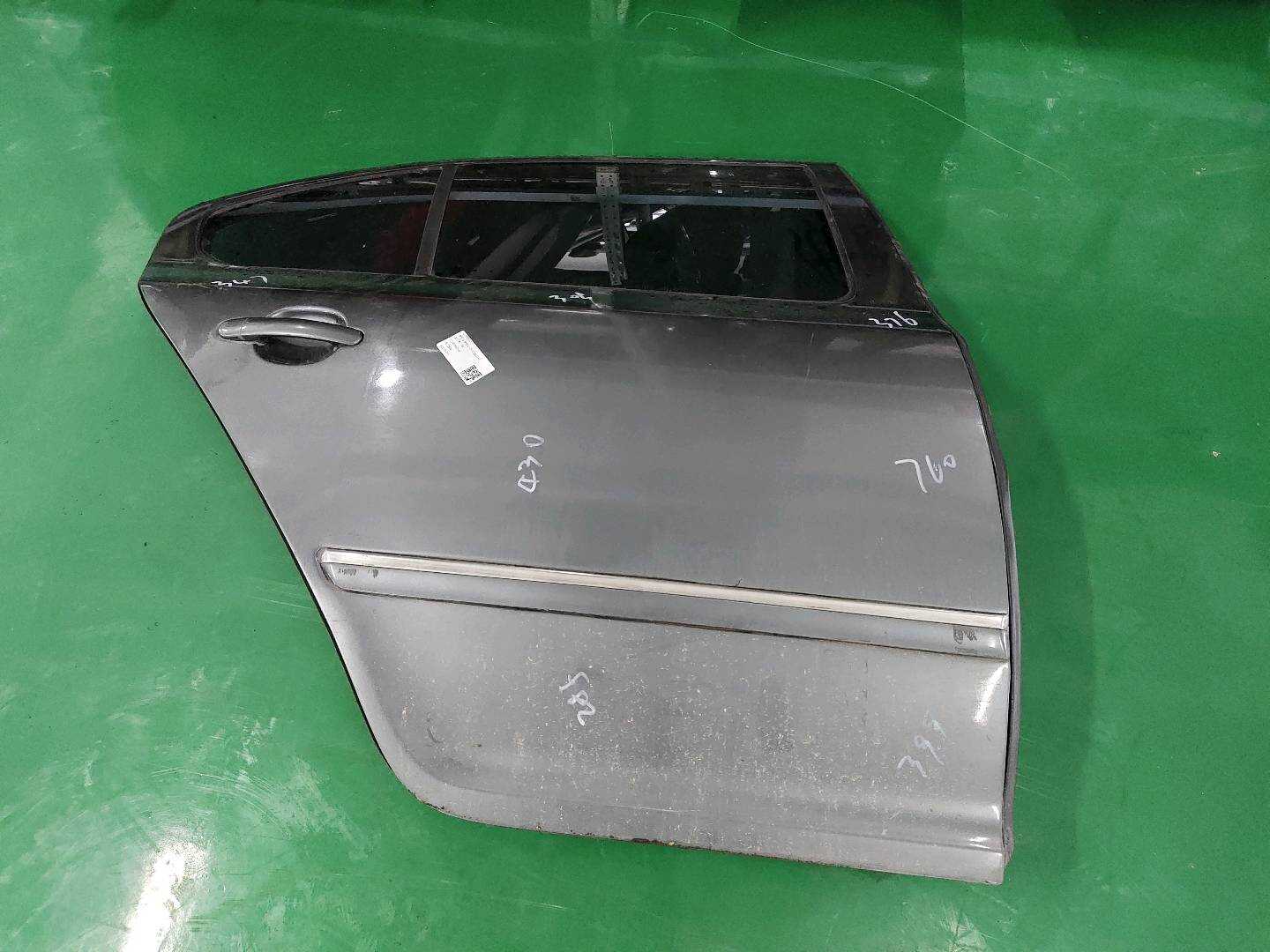 1Z5833052 后门壳(右)