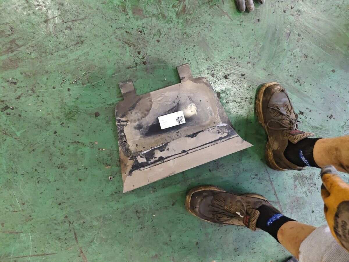 7L8201973 Protective Plate