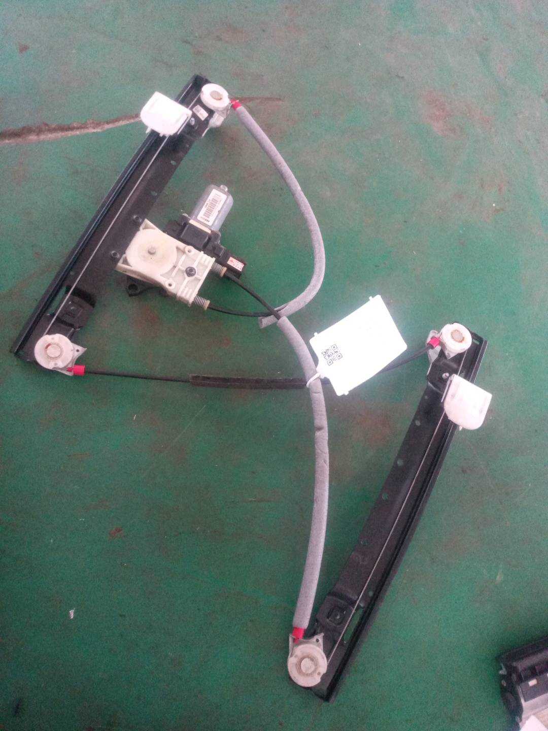 C2D18318 前门玻璃升降器总成（右）