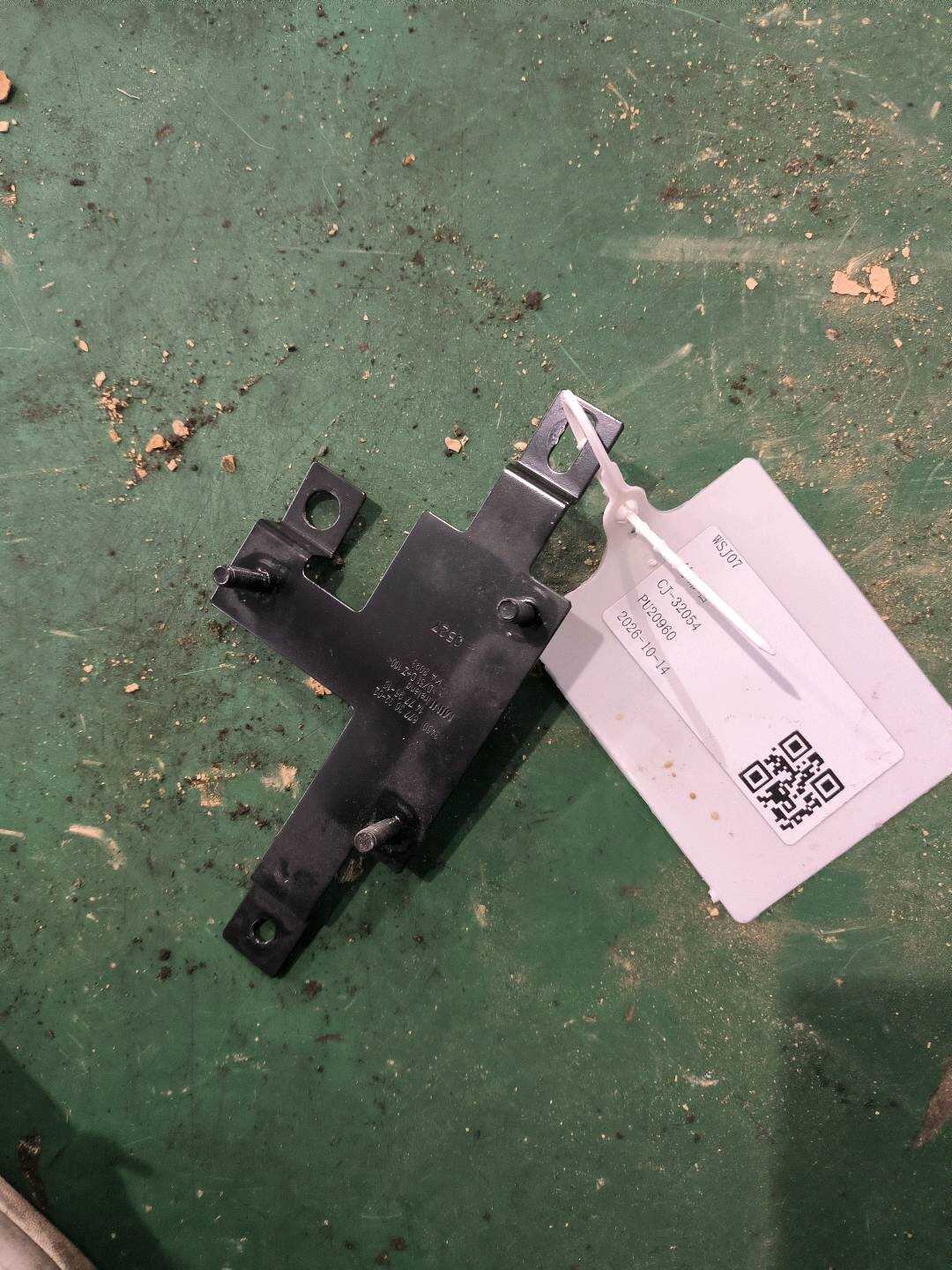 34506773032 偏转率传感器支架