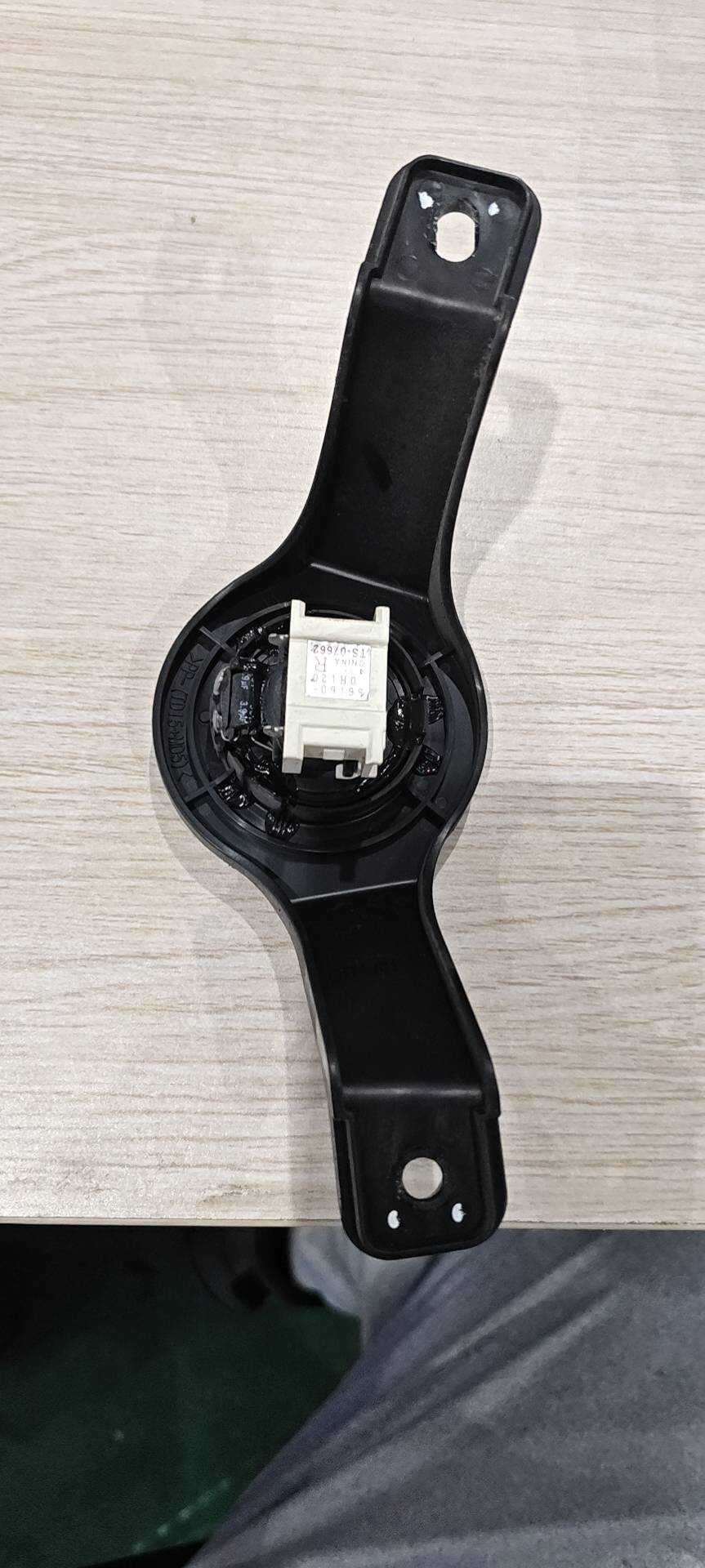 861600R120 仪表台扬声器(右)