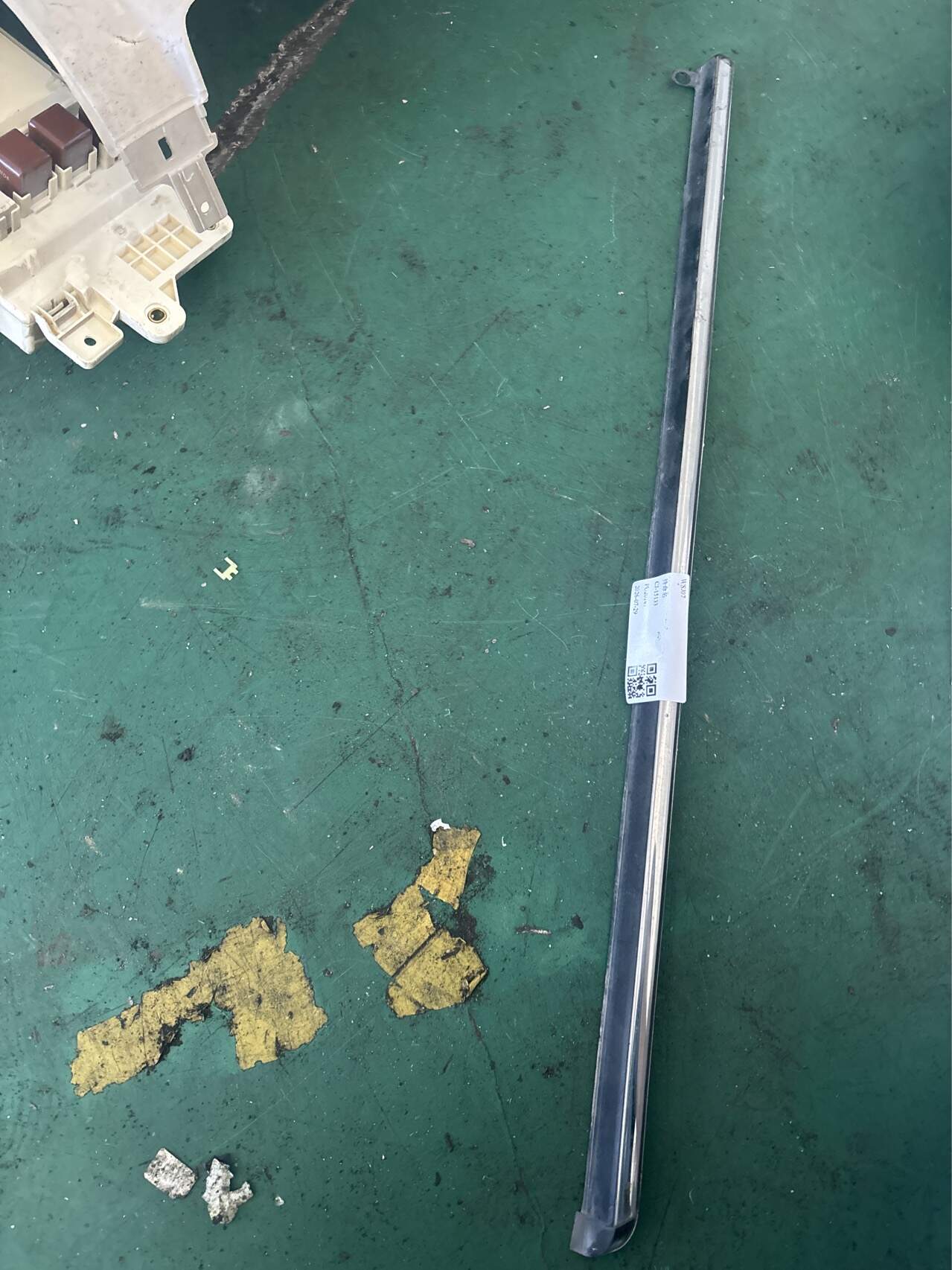 7566060030 后侧围玻璃饰条(右)