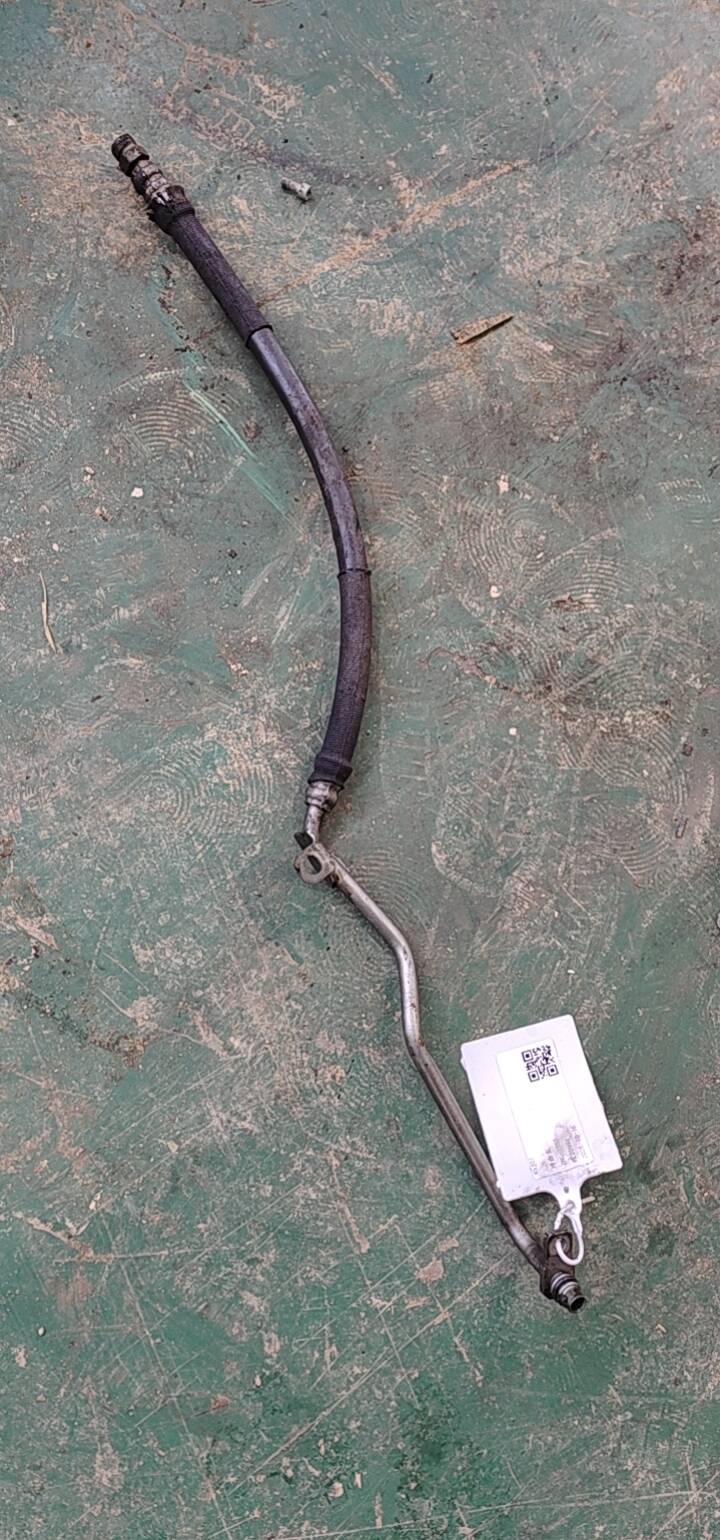8E1422891AM Steering Rack Outlet Pipe