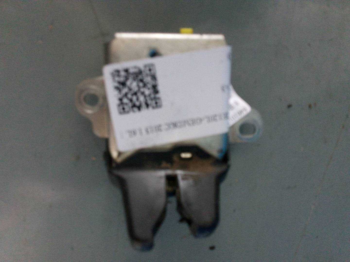 6461012360 尾盖锁机构