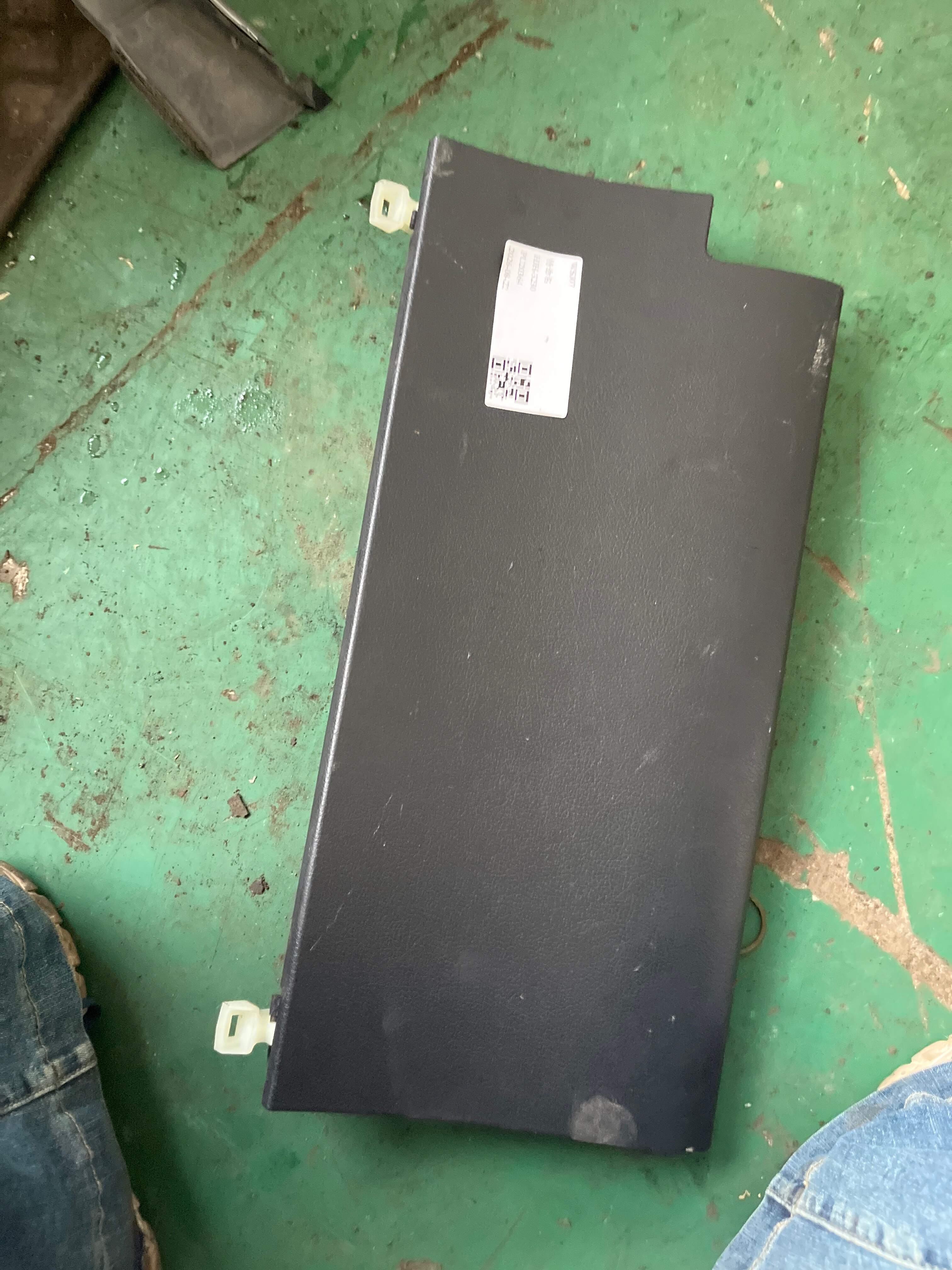 5550176010C0 仪表台杂物箱盖